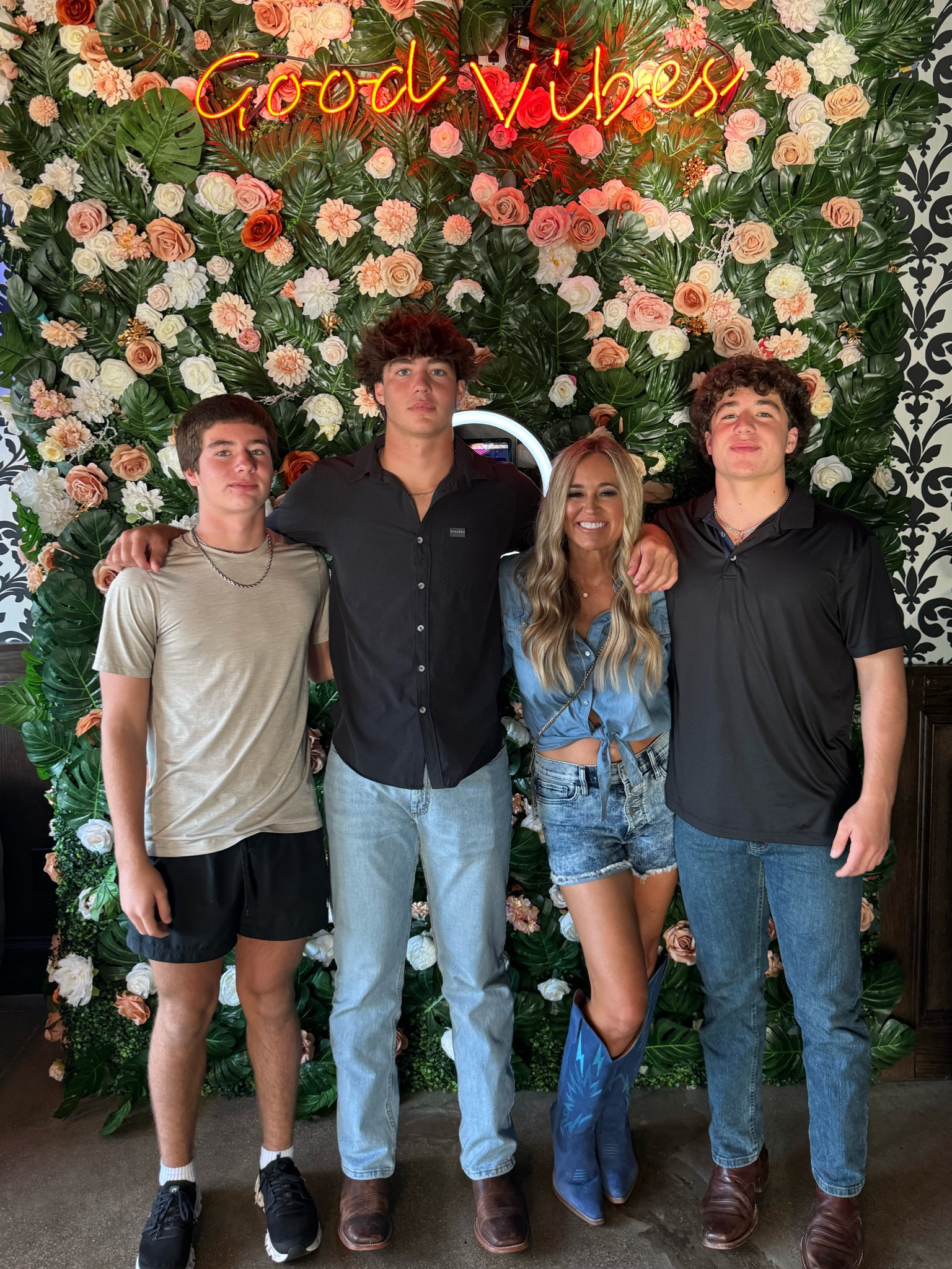 My country concert outfit.
Zach Bryan with my boys 💙🩵

#countryconcert
#countryconcertoutfiit

#LTKShoeCrush #LTKFamily #LTKOver40