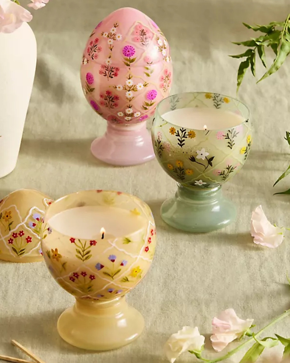 PAINTED FLORAL EGG CANDLE
All three colors on sale!!!
So cute for an Easter table or inside Easter baskets! 