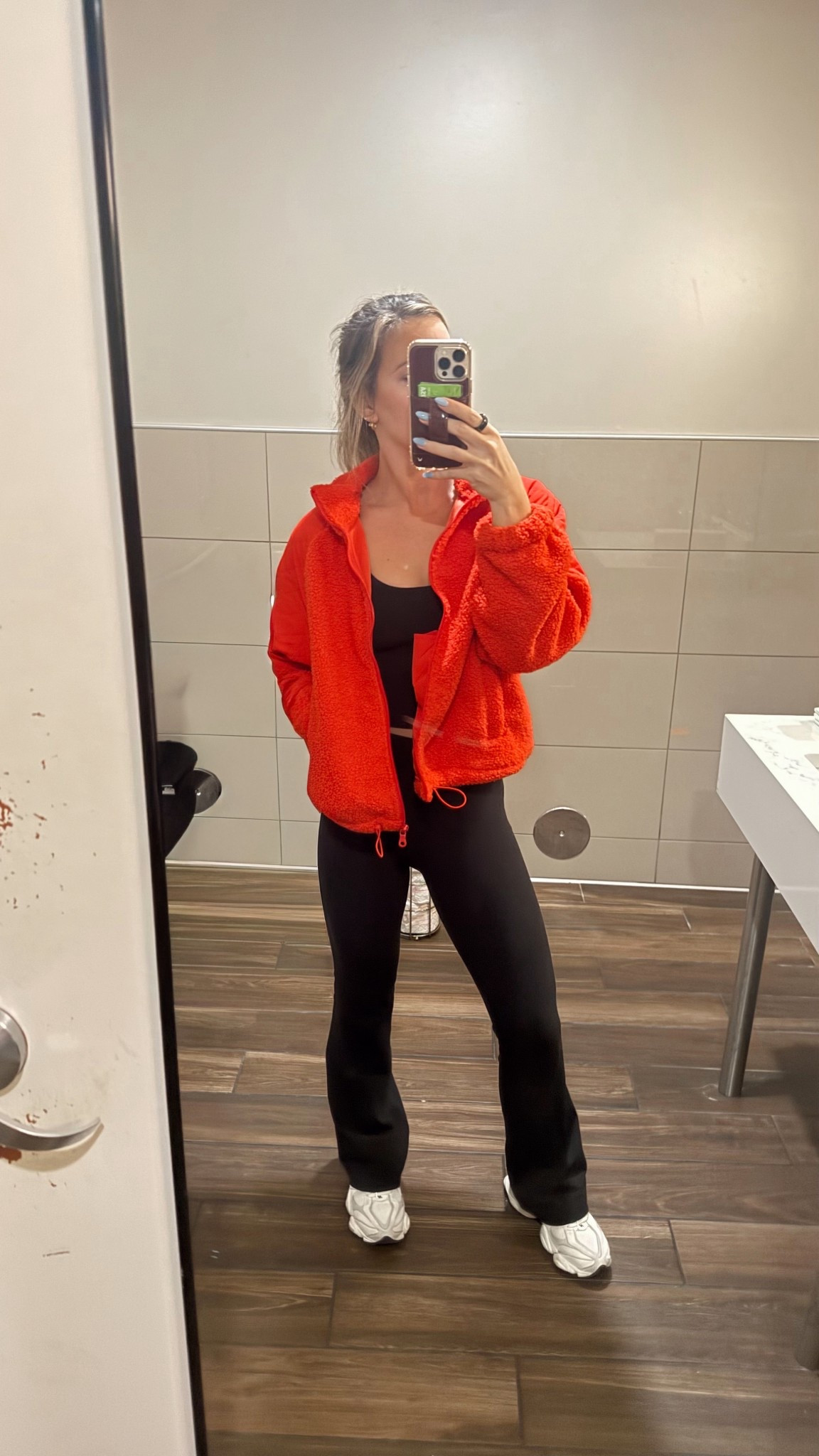 In love with this red jacket from Aerie! Size small 

#LTKActive #LTKootd #LTKHoliday