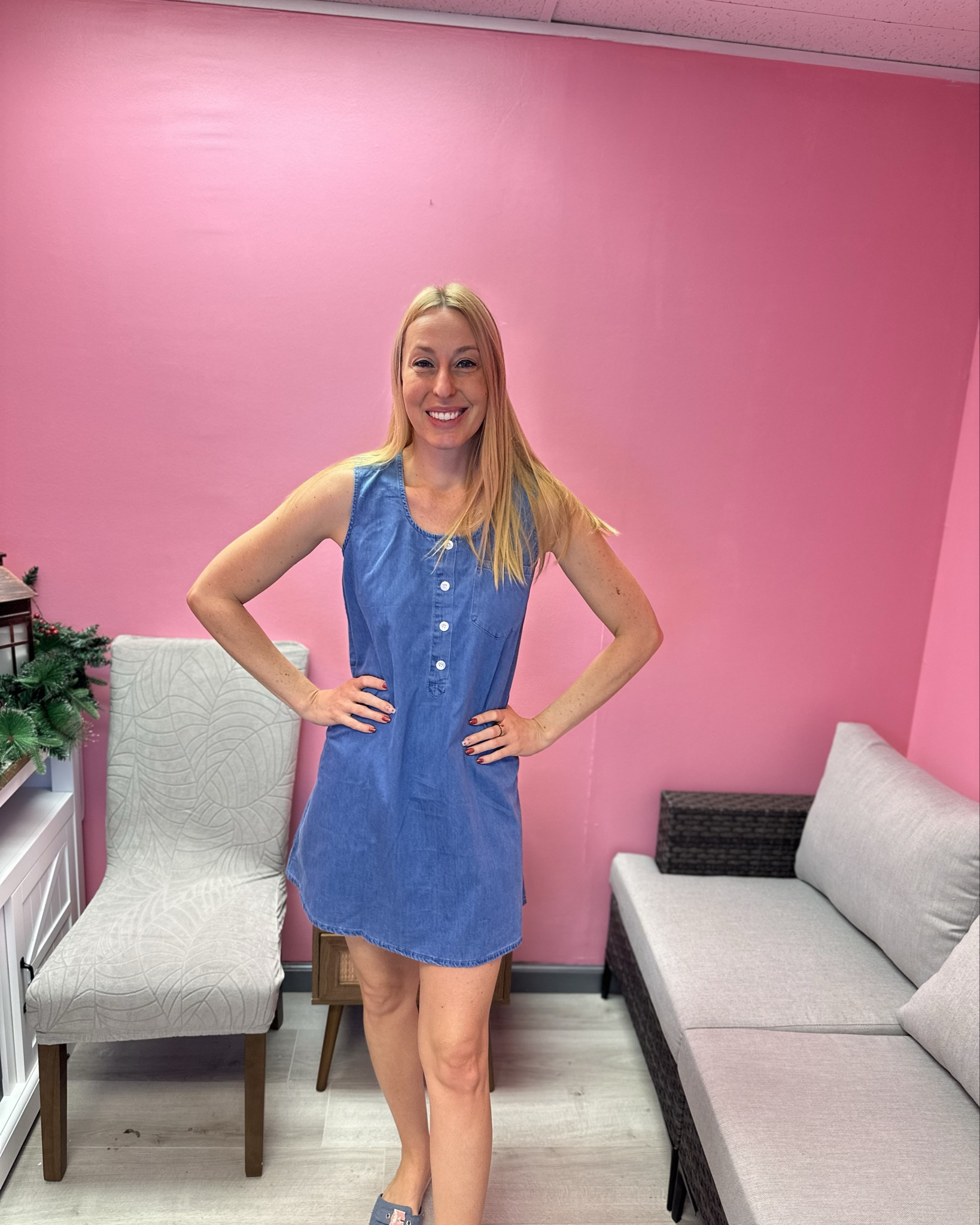 Sleeveless denim dress 
💙 a fun casual dress for spring and summer but you can definitely enhance it by adding a jacket, belt or statement jewelry 
💙it has no stretch to it but it is loose fitting
💙wearing small in it, fits true to size and I am 5’10”
💙 Amazon dress, Amazon under $50


#LTKFindsUnder50 #LTKTall #LTKFindsUnder100