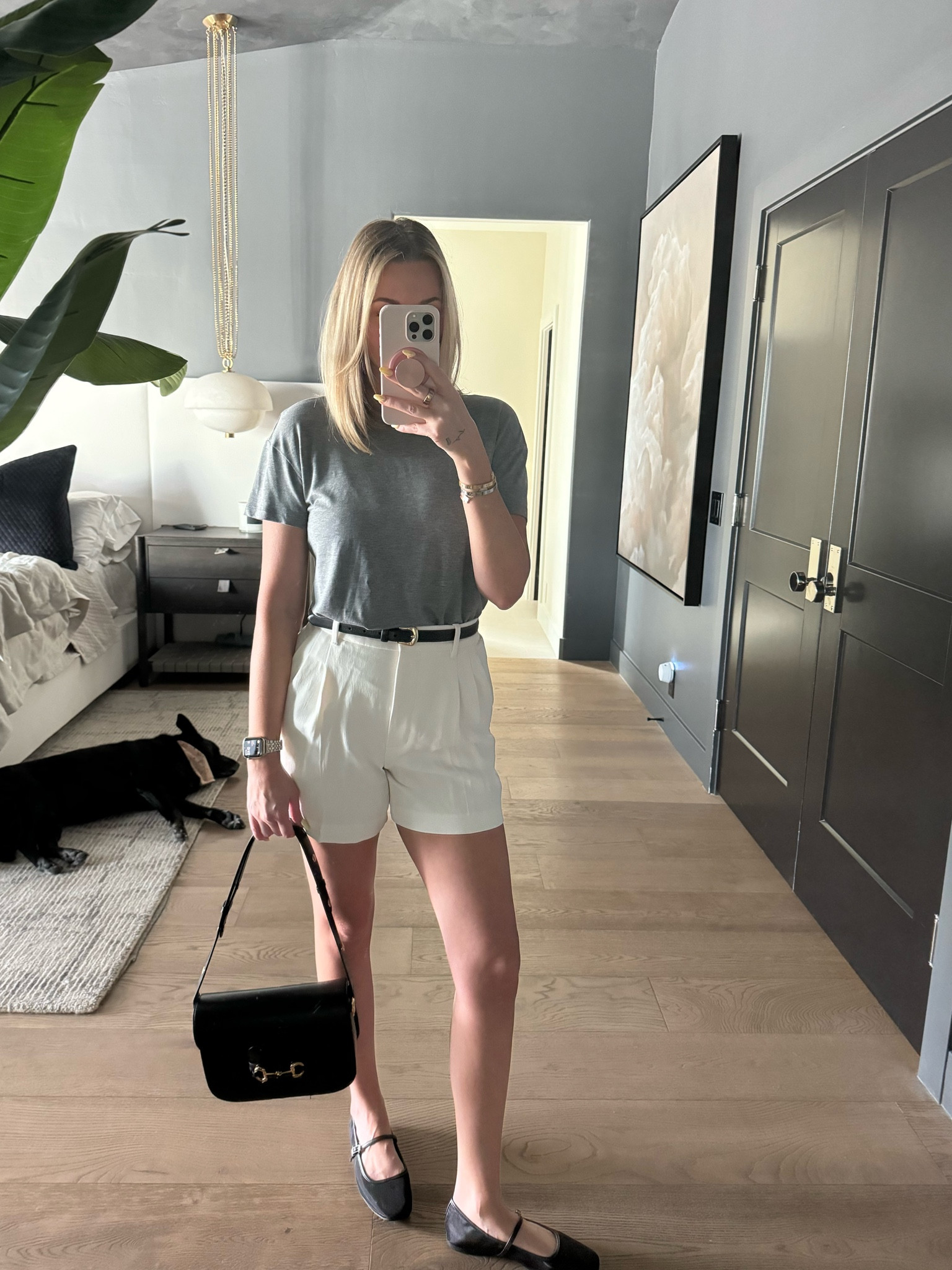 Casual and comfortable day outfit
Size 4 in shorts 
Small top
Size 8 flat 