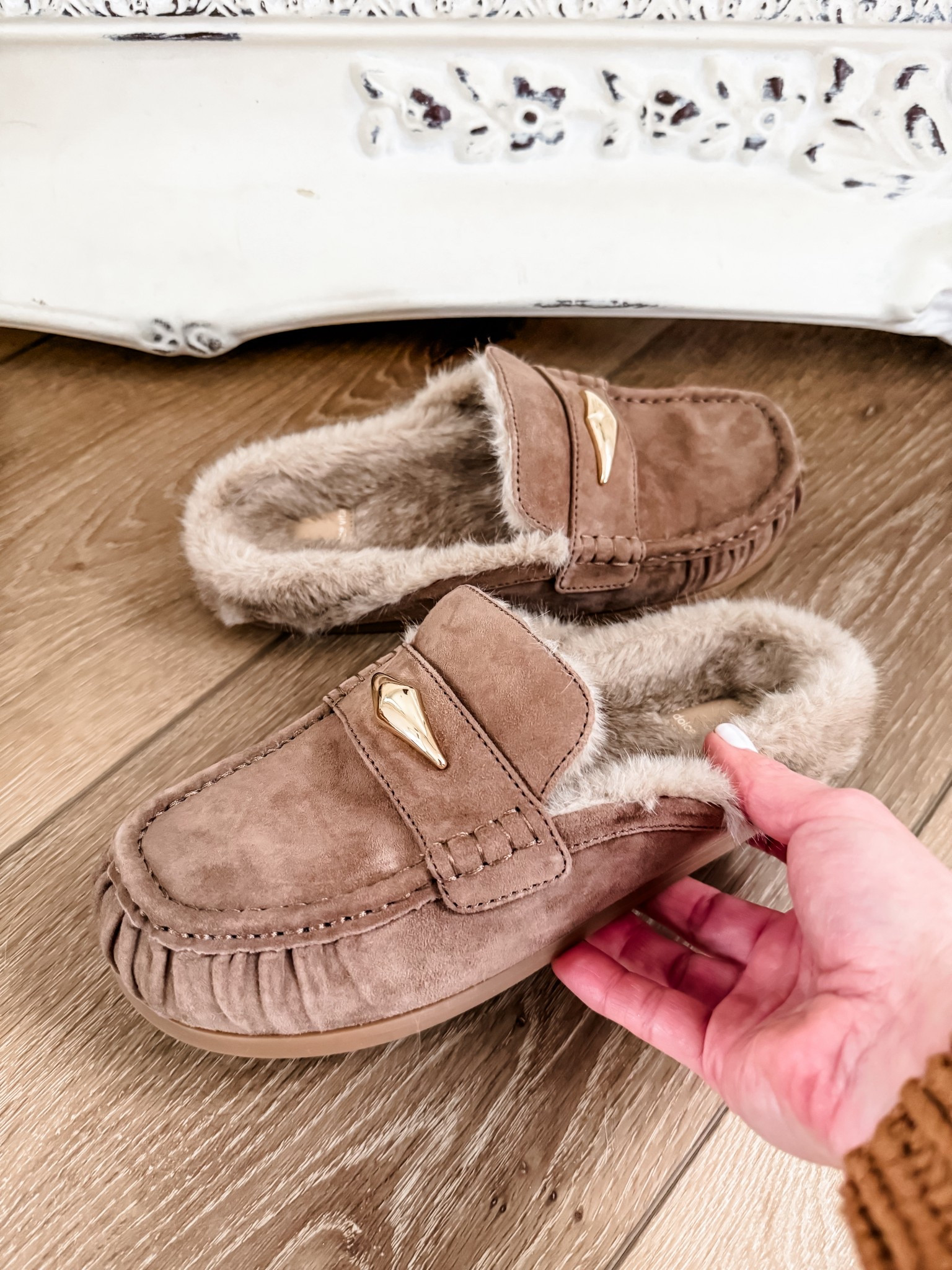 Dolce Vita Sherpa mules size down a full size.

Winter shoes, mules


#LTKOver40