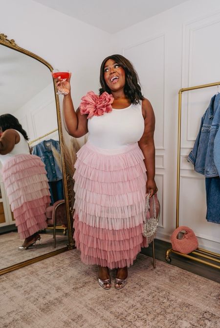 Carrie Bradshaw but make it curvy✨💐 

TANK XXL
SKIRT 3X runs large

Plus Size Wedding Guest Outfit, carrie bradshaw, summer trends, spring outfit inspo, plus size fashion, vacation, pink outfit, maxi skirt

#LTKfindsunder50 #LTKplussize #LTKstyletip