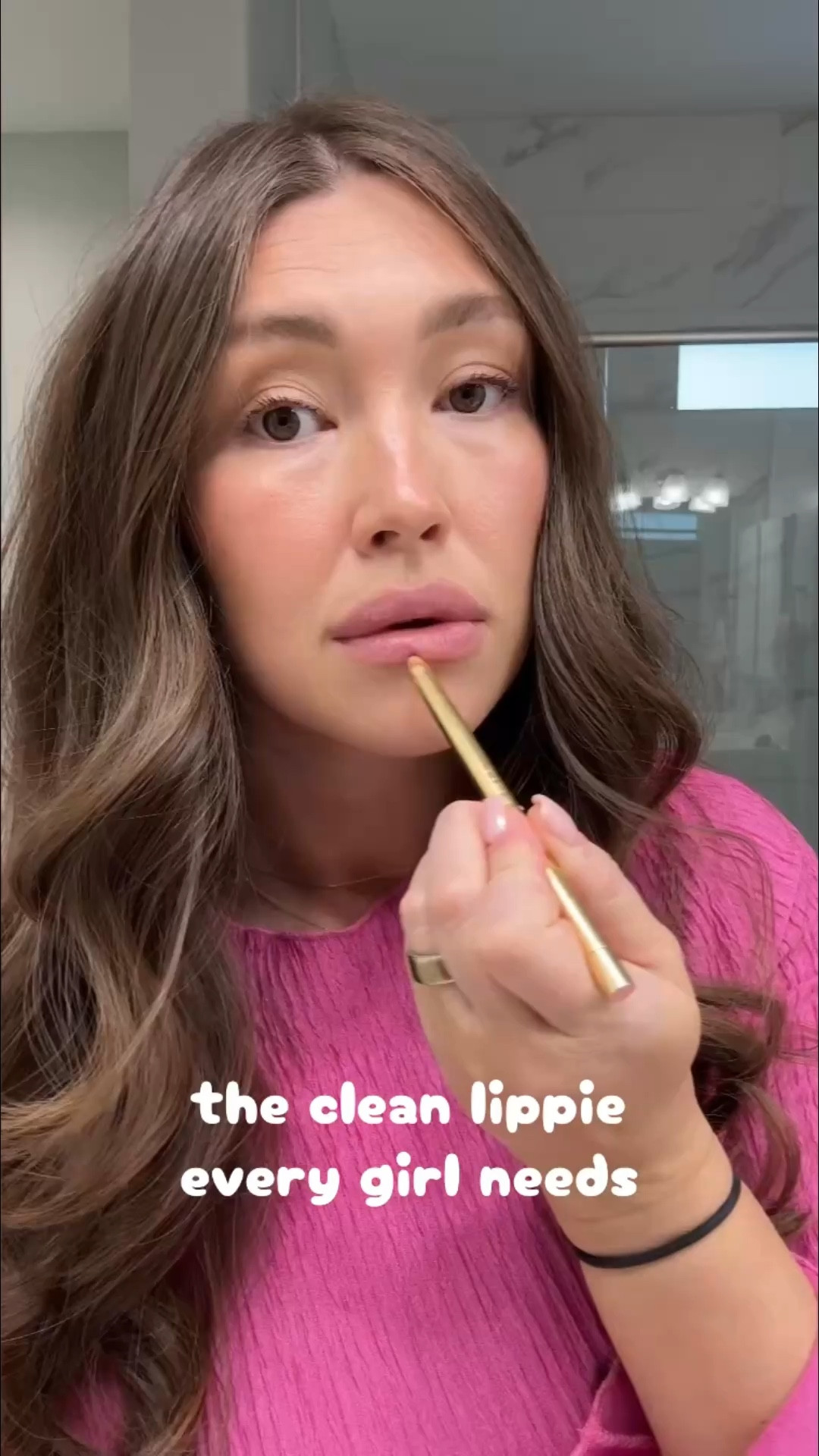 A @merit lip never lets me down. Products and shades below ⬇️ 

Merit tinted lip oil shade biarritz
Merit sheer lip liner shade Beverly Hills
Merit signature lip shade baby

