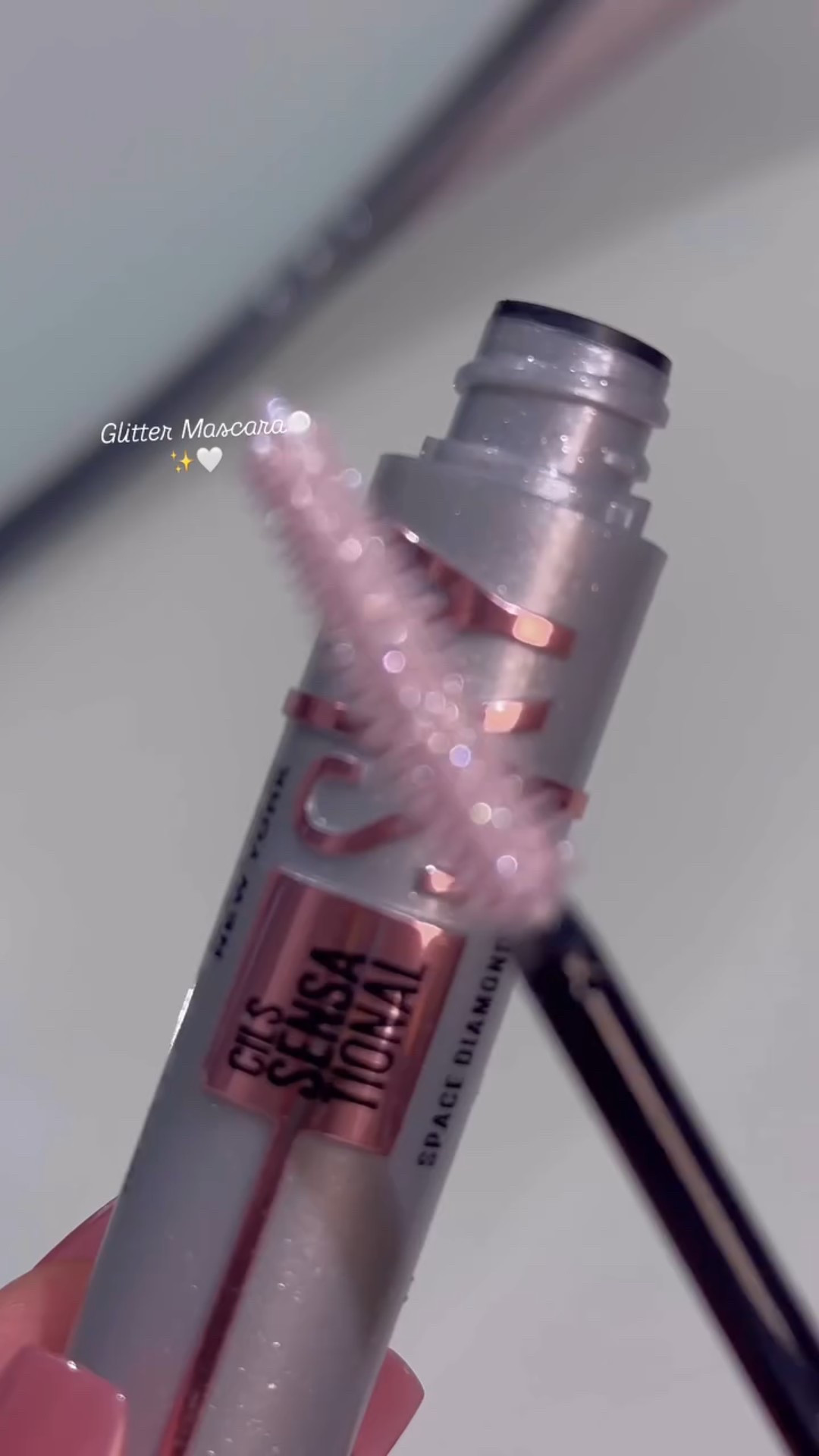 Glitter mascara 

#LTKBeauty #LTKU #LTKStyleTip
