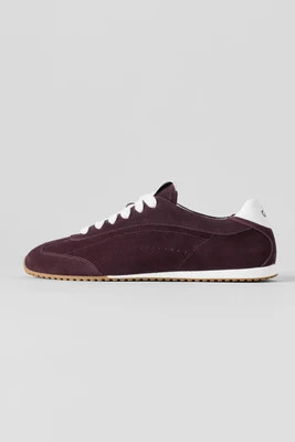 ALO Sunset Sneaker () in Rich Bordeaux, Size: 6M/7.5W | Alo Yoga