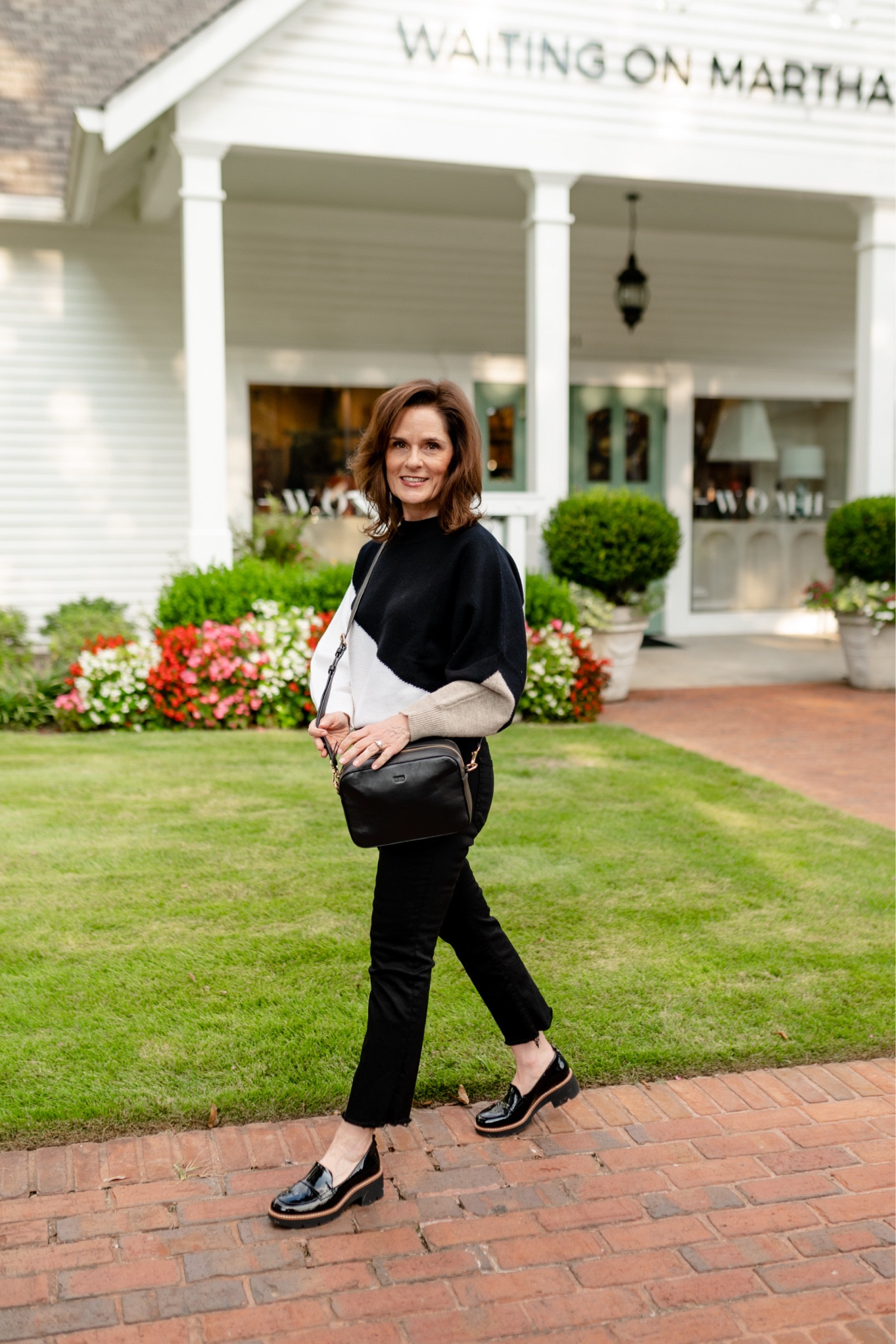 Comfortable lug sole loafers that look good on petite feet from Naturalizer.  Fit TTS.  Wearing size 5. Great shoe for everyday or for when you are traveling and don’t want to wear sneakers.
#ltkpetite #petite #petitefeet

#LTKtravel #LTKSeasonal #LTKshoecrush