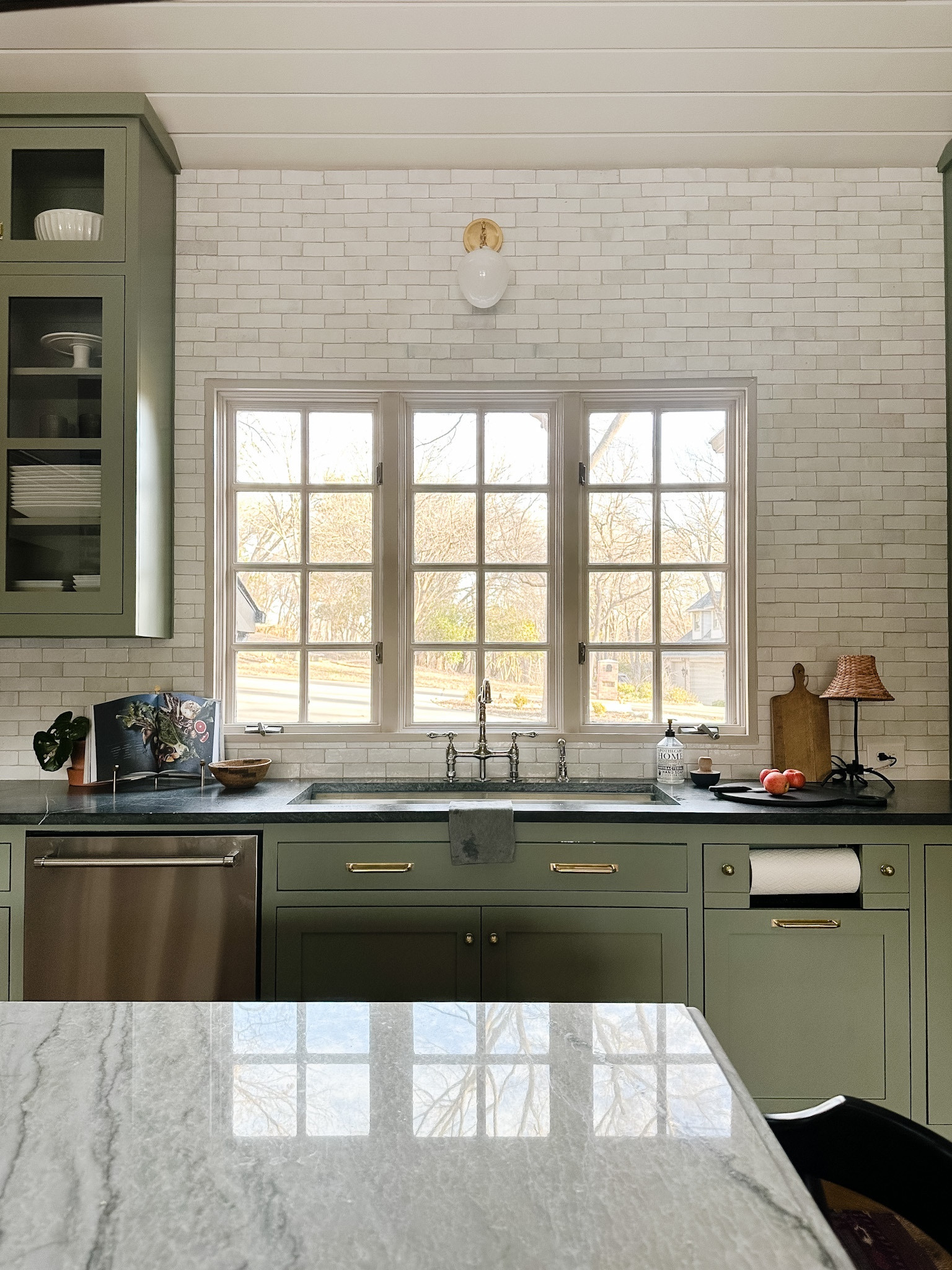 Kohler workstation sink, polished nickel faucet, brass hardware

#LTKhome