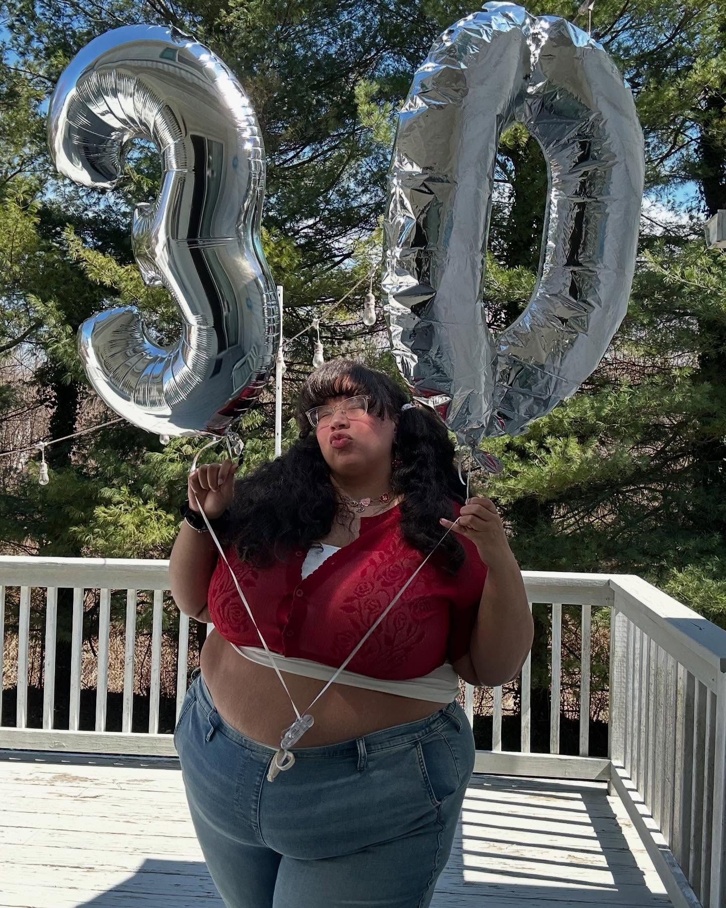 More birthday pictures. 🥹 I LOVE the balloons. This is only the second time I've been given giant ones like this, it's such an aesthetic. 🤍