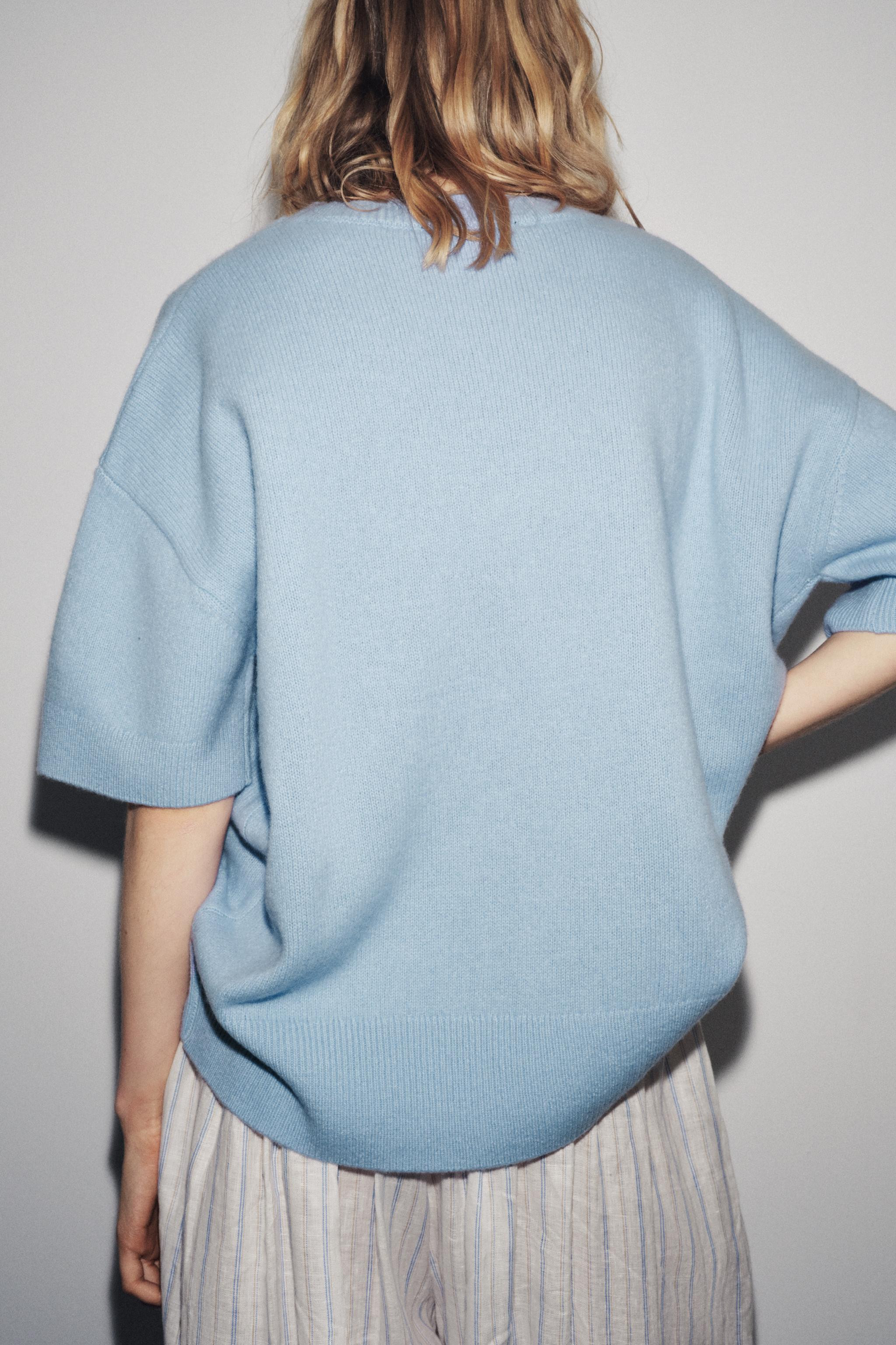 PULLOVER AUS 100 % WOLLE MIT KURZEN ÄRMELN | Zara US