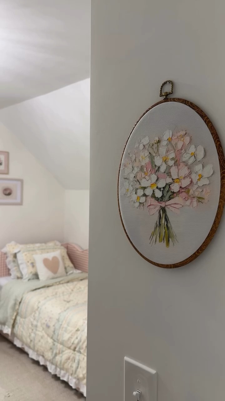 From a little crib to big girl dreams ✨🩰 🦢 

Her requests were hydrangeas and ballerinas 💗

Upgrading her nursery into a little girl’s room feels like closing the sweetest chapter yet starting an even more magical one 🥹 This gingham scalloped trundle bed is so perfect for her and it even extends up into a king size bed 🙌🏻