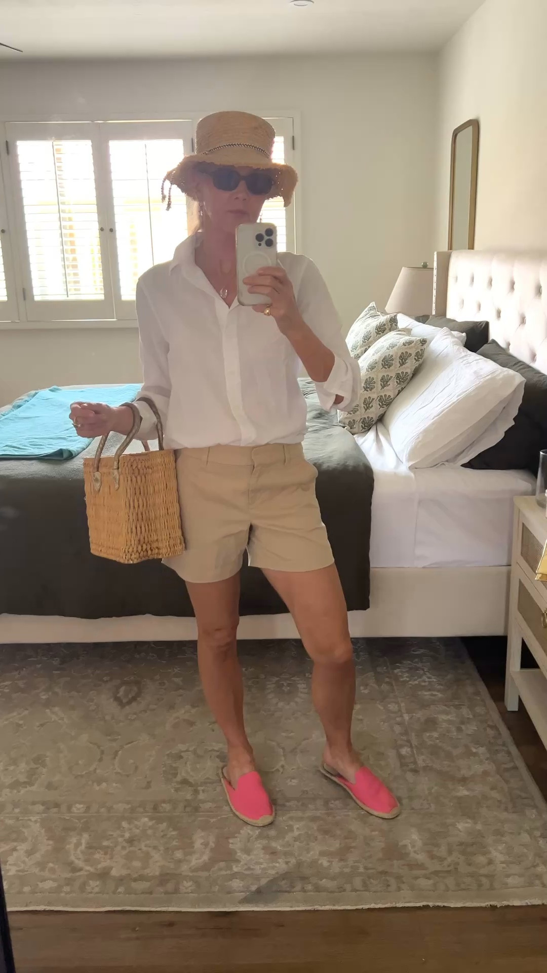 The ultimate white shirt. True to size, soft and drapey, please do not hesitate! Dont throw this one in the dryer tho- the tencel will shrink if you do!