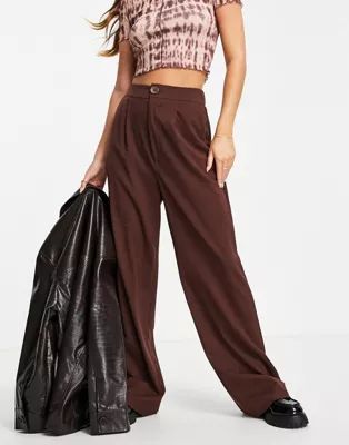 Stradivarius wide leg relaxed dad trousers in chocolate brown | ASOS (Global)