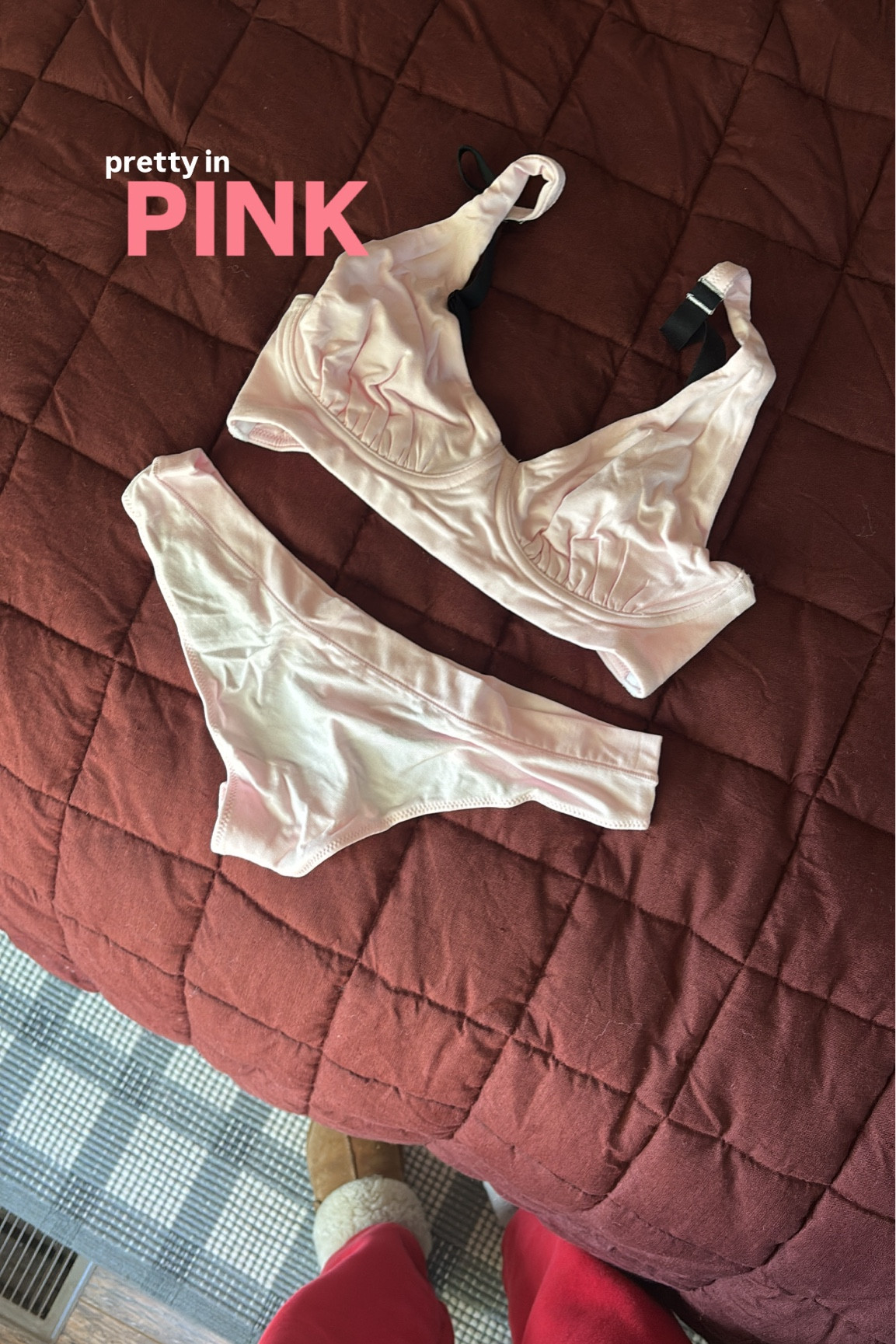 Bralette + undies in the color PEONY