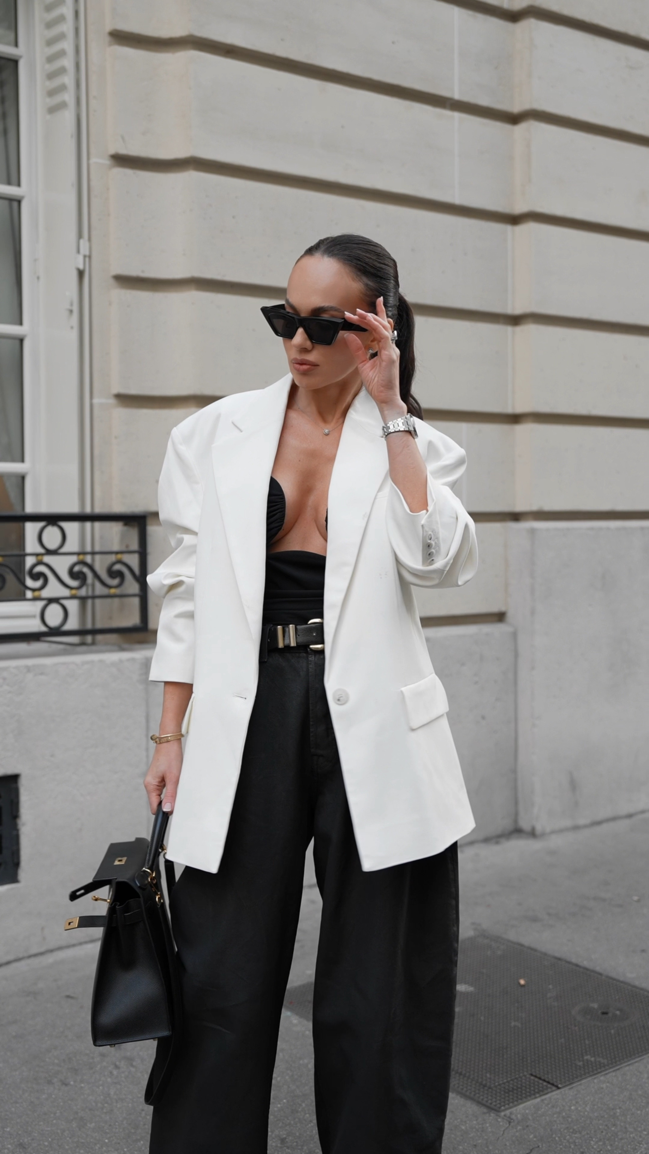 Paris street style

#LTKVideo #LTKStyleTip