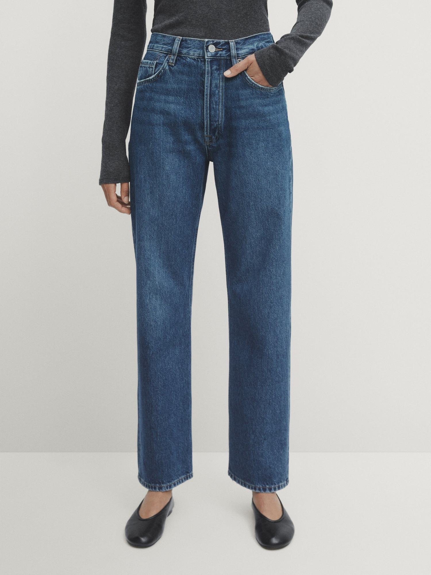 Straight fit high-waist jeans | Massimo Dutti UK