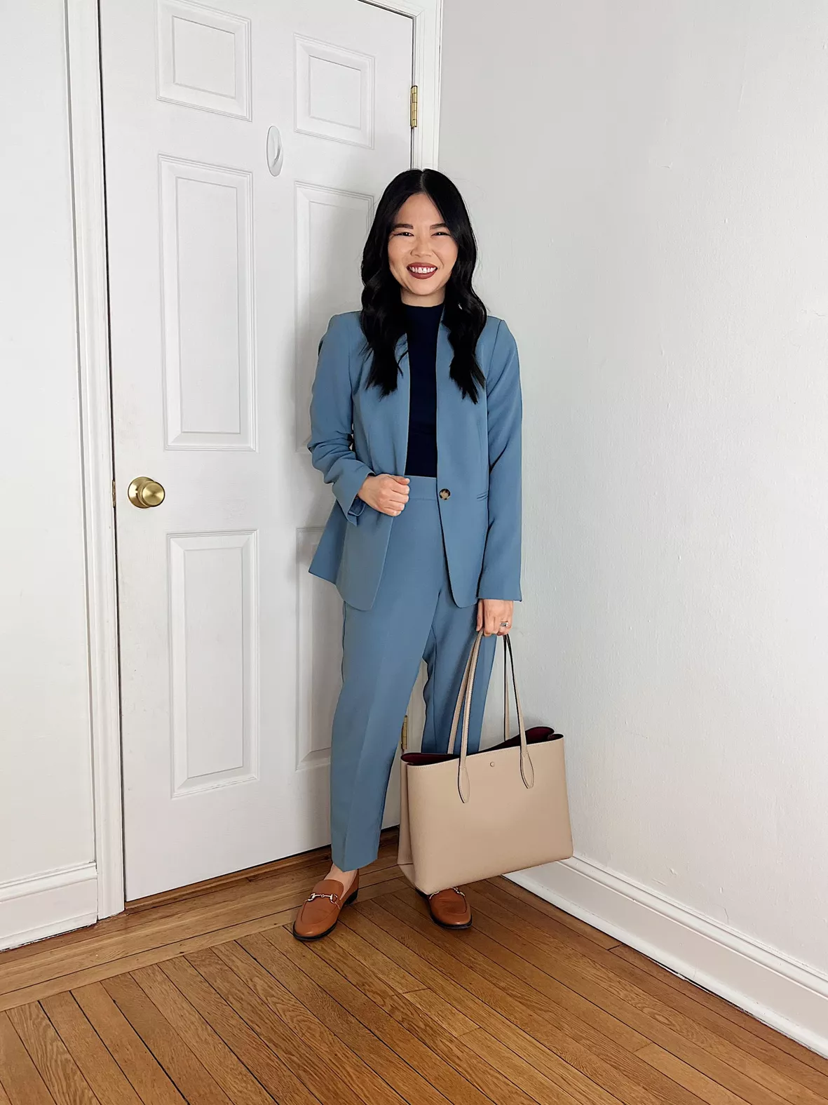 Light Blue Suit Outfits For Women (2 ideas & outfits)