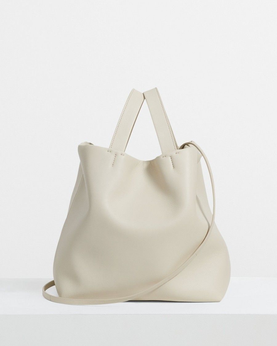 Medium Simple Tote in Leather | Theory Outlet