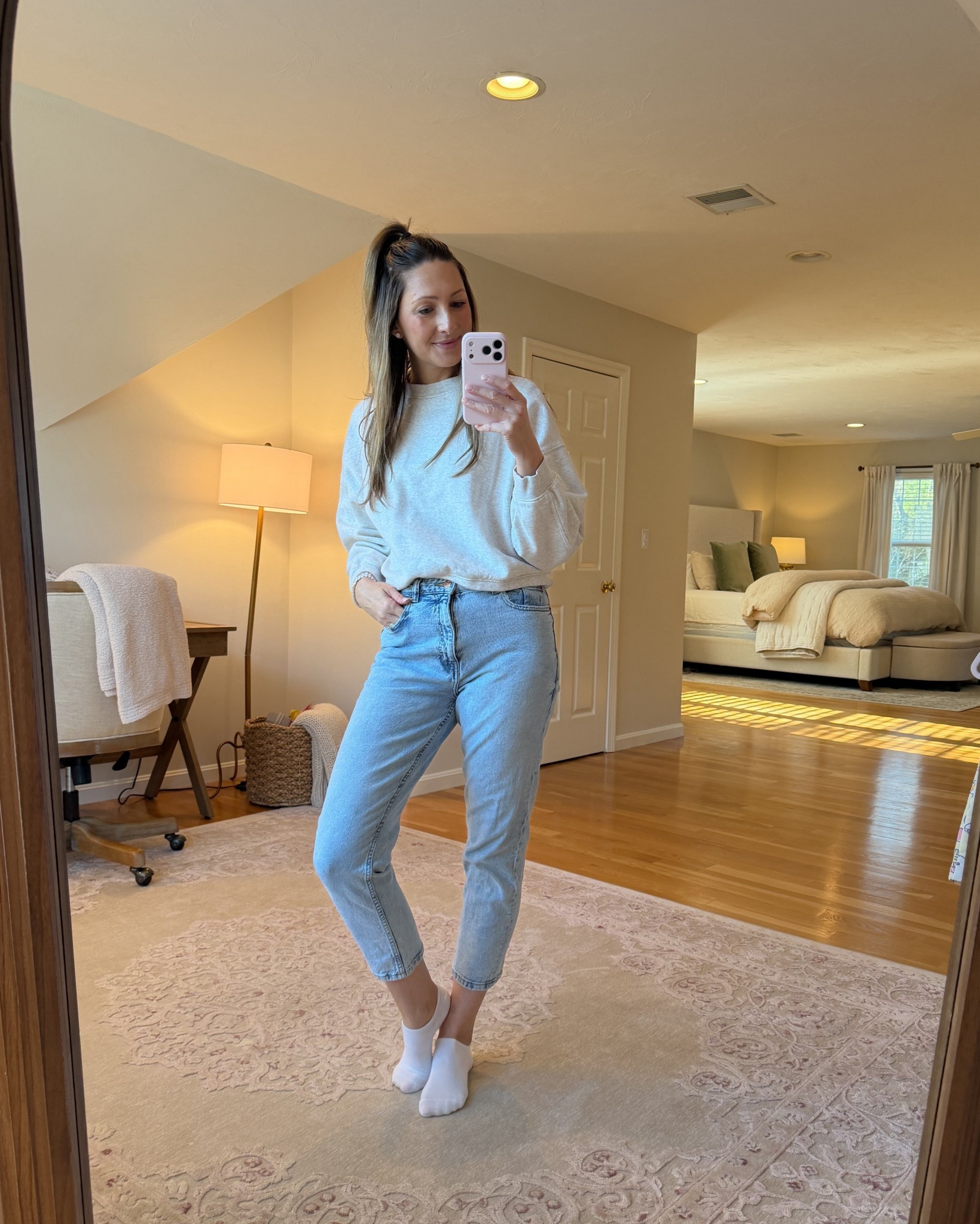 outfit of the day 🤍

perfect for busy moms! cute, comfortable and casual for drop offs, errands and everything in between. 

#LTKmomlife #LTKSeasonal #LTKootd