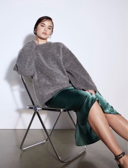 Oversized Mohair-blend Sweater is currently on sale from $84.99
$72.25


#LTKfindsunder100 #LTKsalealert