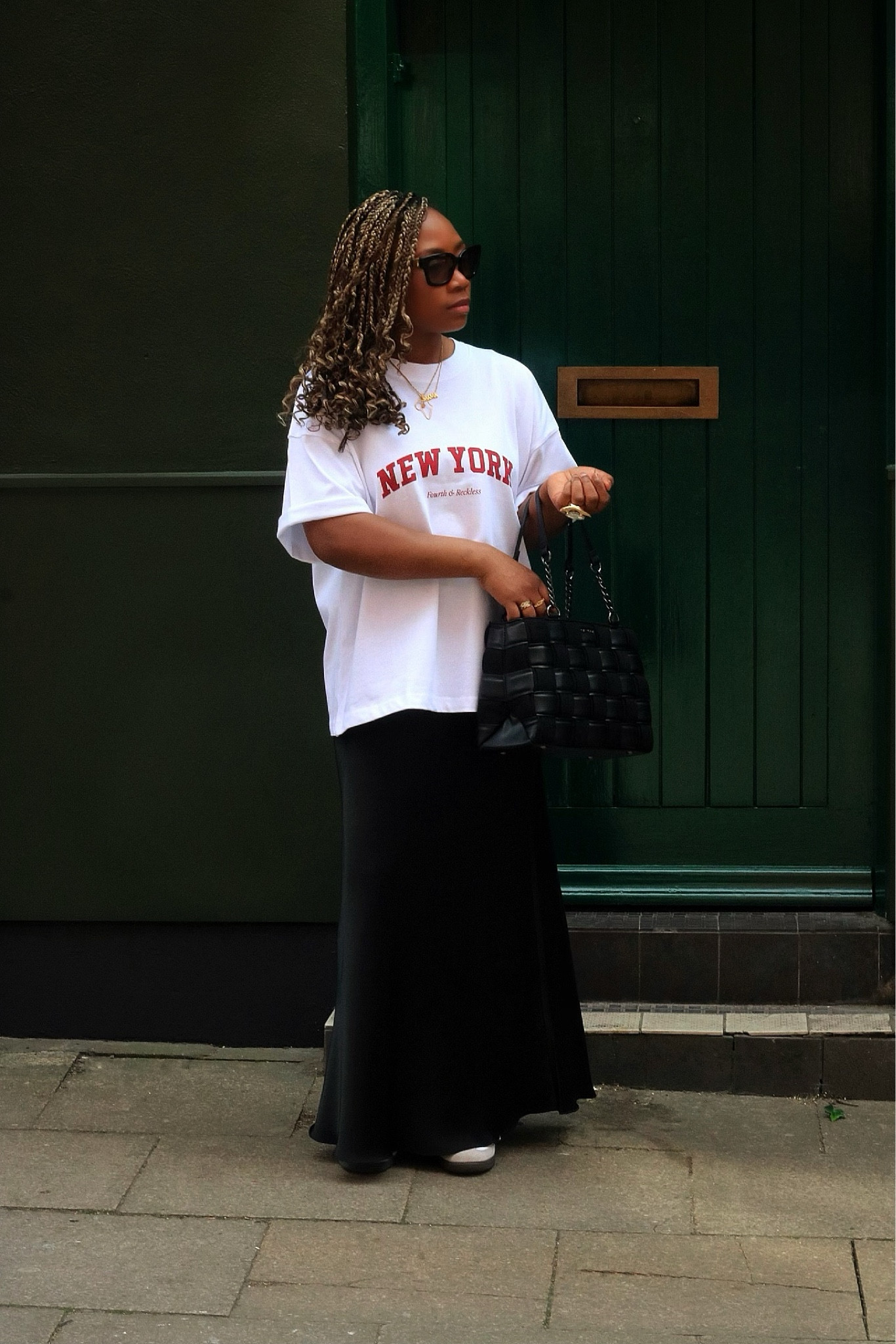 Oversized-Tee & Satin Skirt ❤️

#LTKfindsunder100 #LTKeurope #LTKSeasonal