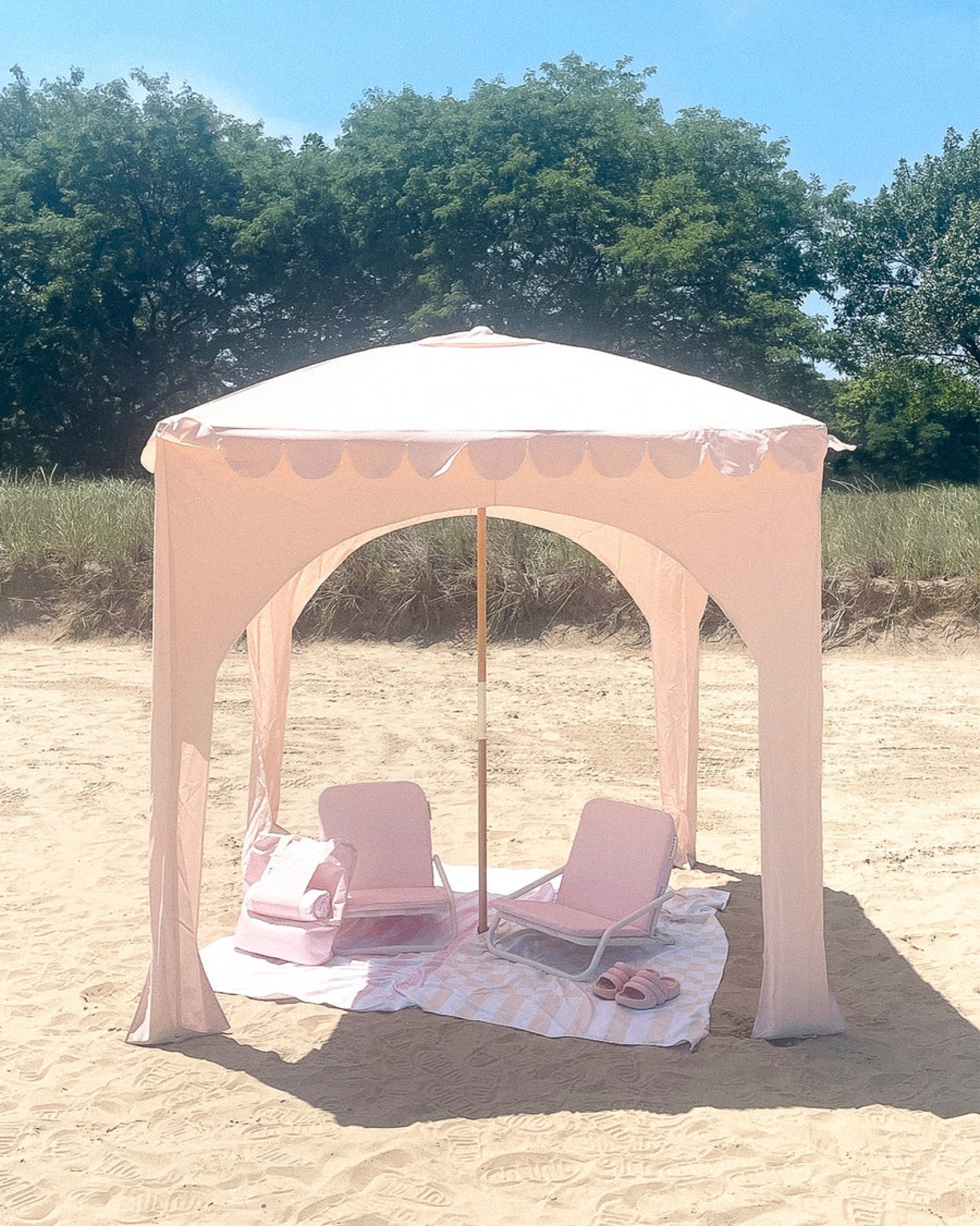 MINNIDIP Cabana is so cute but I found some cheaper/other options!
🤍
ARCHED CABANAS IN BLUSH

#LTKswim #LTKfamily #LTKparties