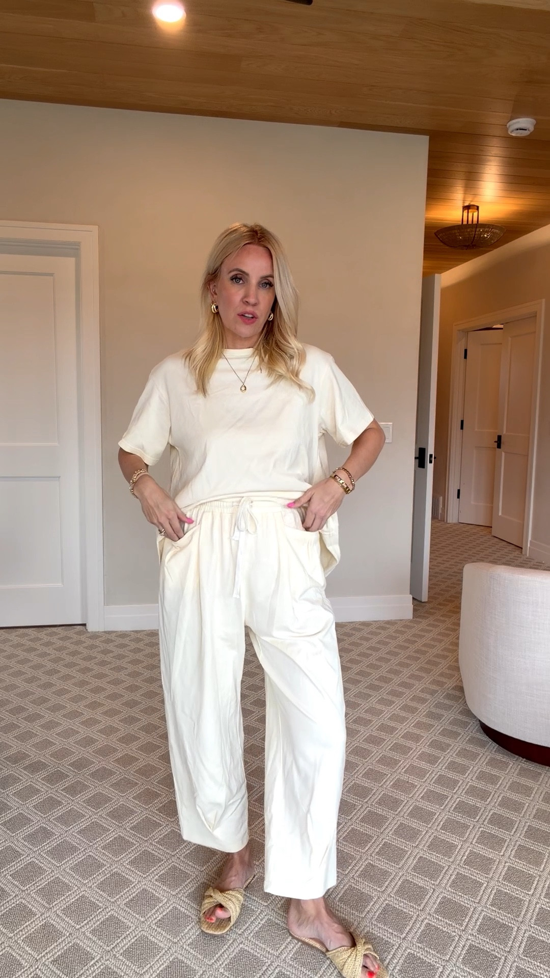 Here is that same set everybody has been loving but in the cream color! I wear a size medium! 

#LTKgrwm #LTKootd #LTKmomlife