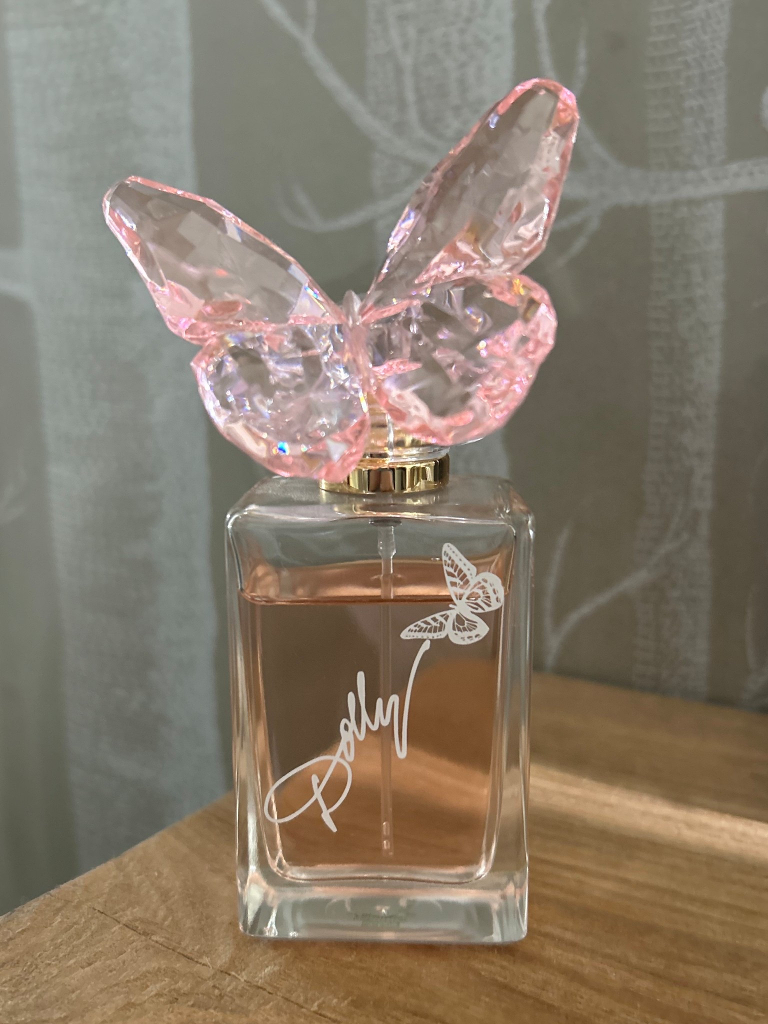 I keep coming back to this scent. Dolly knows what she’s doing. It’s powdery, light, lasts a long time, not overpowering, doesn’t make you smell old, and the list goes on...

#LTKOver40 #LTKBeauty