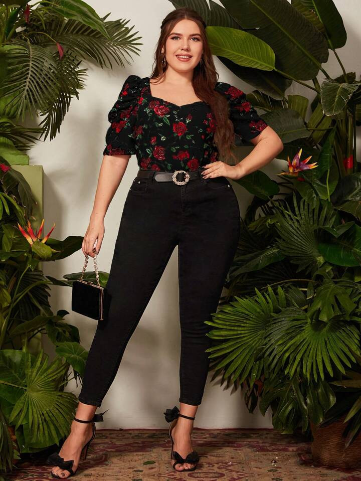 SHEIN Clasi Plus Floral Print Sweetheart Neck Puff Sleeve Tee | SHEIN