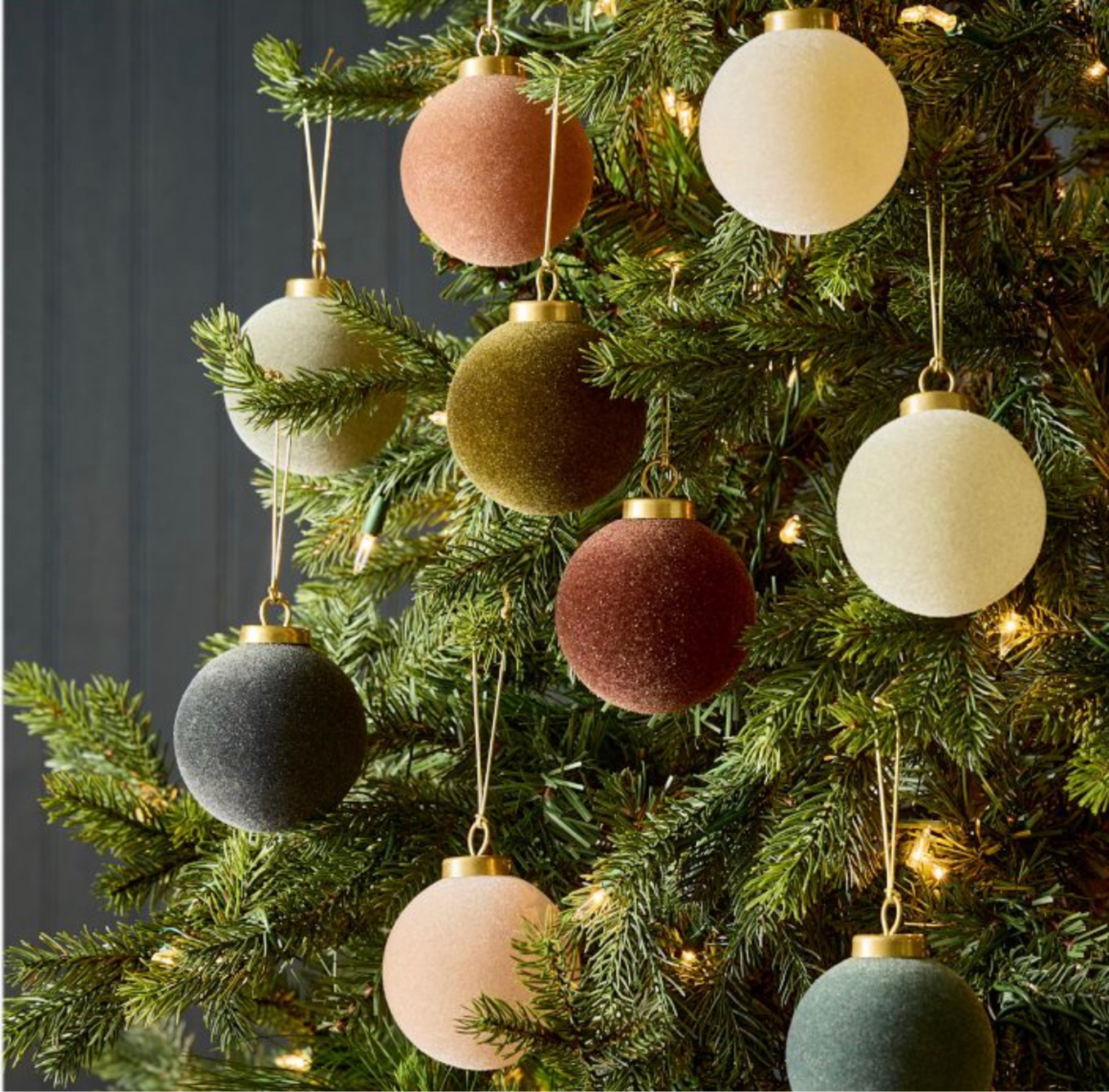 The beautiful west elm flocked Christmas tree ornaments -  back in stock.  Great gift item, too. 

Flocked ball ornaments
Christmas tree ornaments 
Christmas decor
Holiday decor 

#LTKSeasonal #LTKHoliday #LTKGiftGuide