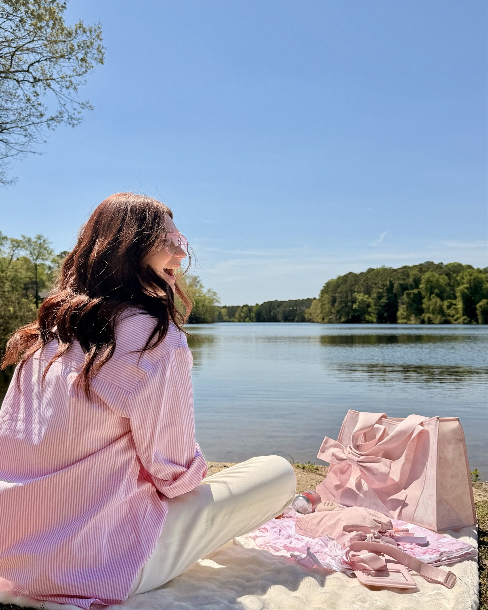 Sun’s out, snacks out, and I’ve officially entered my “romanticize every picnic” era ☀️🧺

Packed up my @casemate Jelly Tote Bag like a pro snack curator, because let’s be real… a good tote sets the whole vibe. She’s cute, she’s functional, and she’s carrying all the essentials for a day in the sun.

And because no picnic is complete without a little sparkle in the sip… I brought along my Bloom Nutrition Shirley Temple Drink Mix 🍒✨
It now comes in both regular and energy, so whether I’m lounging on a blanket or powering through a full day of adventures, I’ve got options. Same nostalgic flavor, just leveled up depending on the mood.

Safe to say… my picnic game just upgraded from “cute idea” to “main character moment” 🌸

casemate tote bag, jelly tote bag, picnic aesthetic, spring picnic, summer vibes, outdoor picnic, snack ideas, cute tote bags, bloom supplements, shirley temple drink, energy drink mix, lifestyle content, influencer picnic, sunny day vibes

#LTKdayinmylife #LTKSeasonal #LTKfoodie