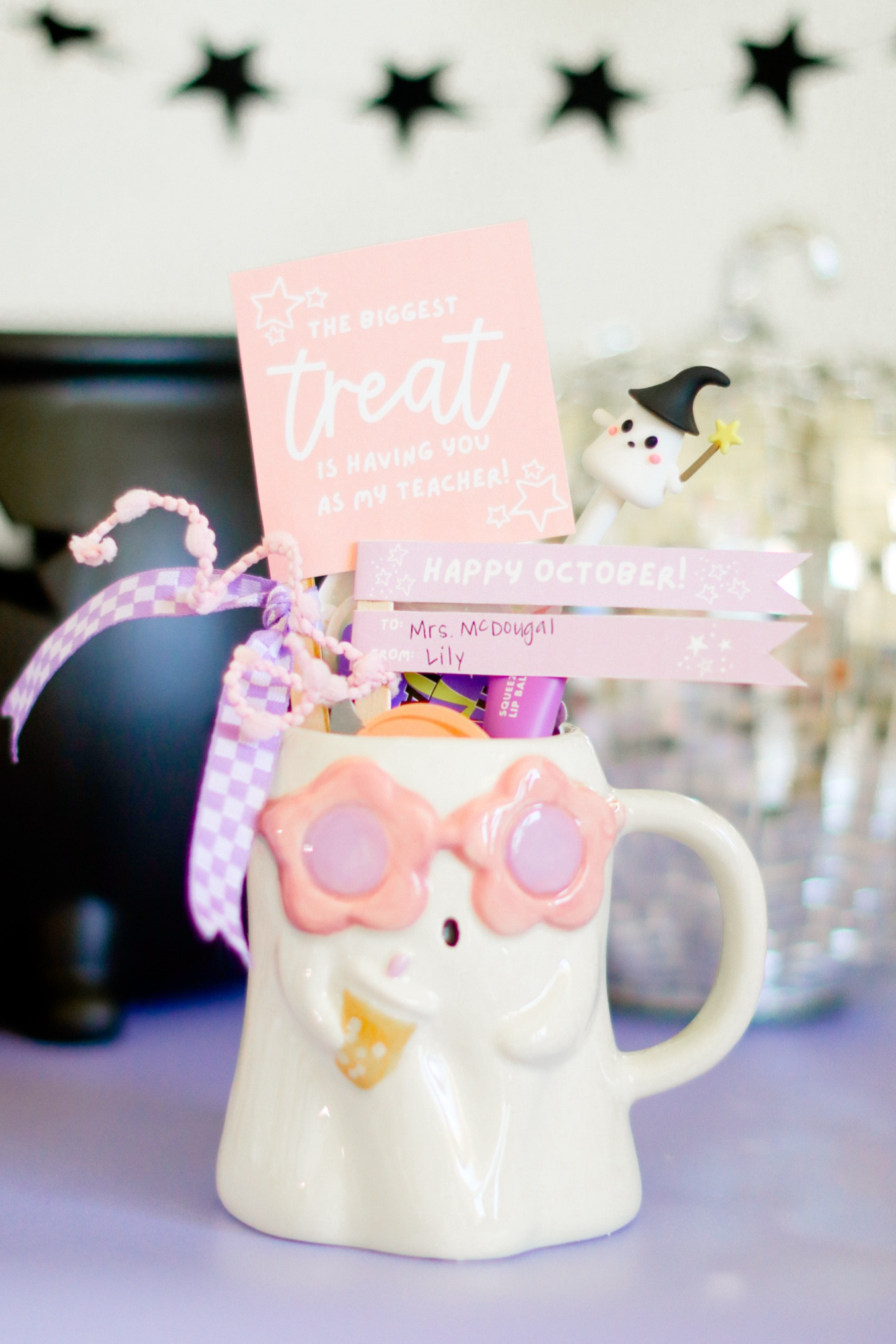 A little something for the fab-BOO-lous teachers! 👻 

The following couldn’t be found online:
Mug & pens: Homegoods
Stickers: diy with Cricut
Prints: diy with Canva 


#halloweengifts #halloweengift #teachergiftideas #teachergifts #teachergift #halloweendiy #boobasket

#LTKSeasonal #LTKFamily #LTKHalloween