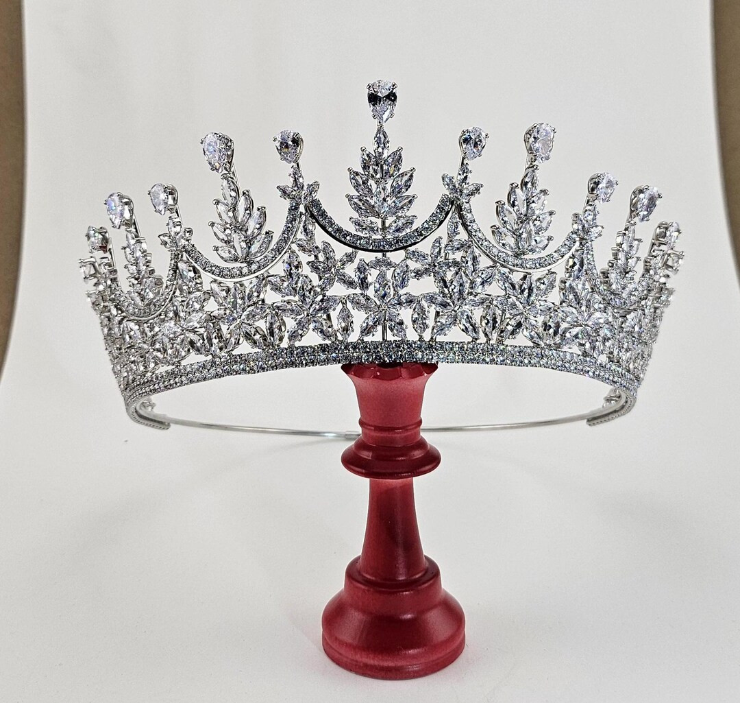 Luxury Swarovski Crystal Queen Tiara: Silver Bridal Crown - Etsy | Etsy (US)