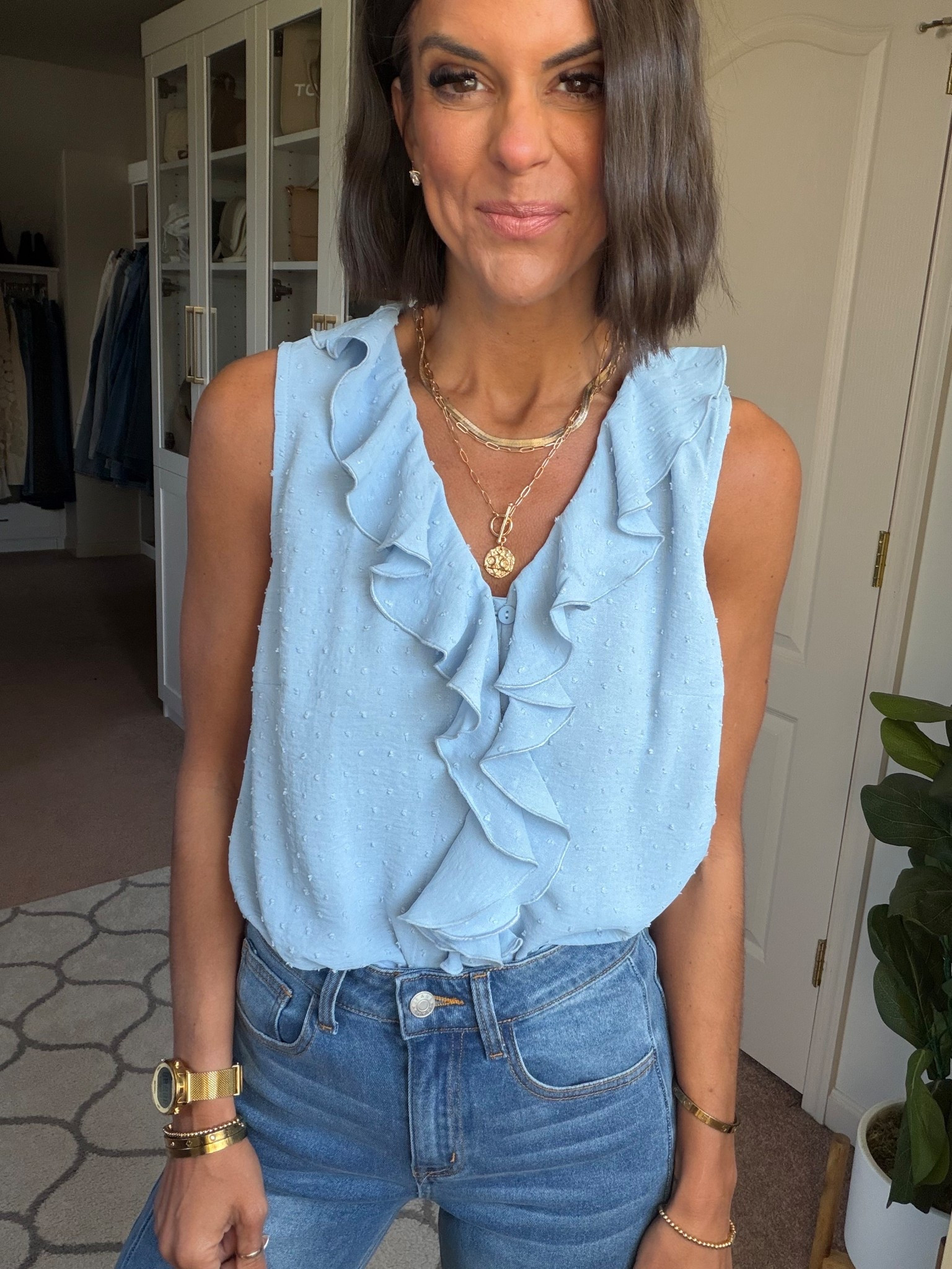 I'm 5'5 and in size small in top and 2 in jeans

#LTKSeasonal #LTKdayinmylife #LTKootd