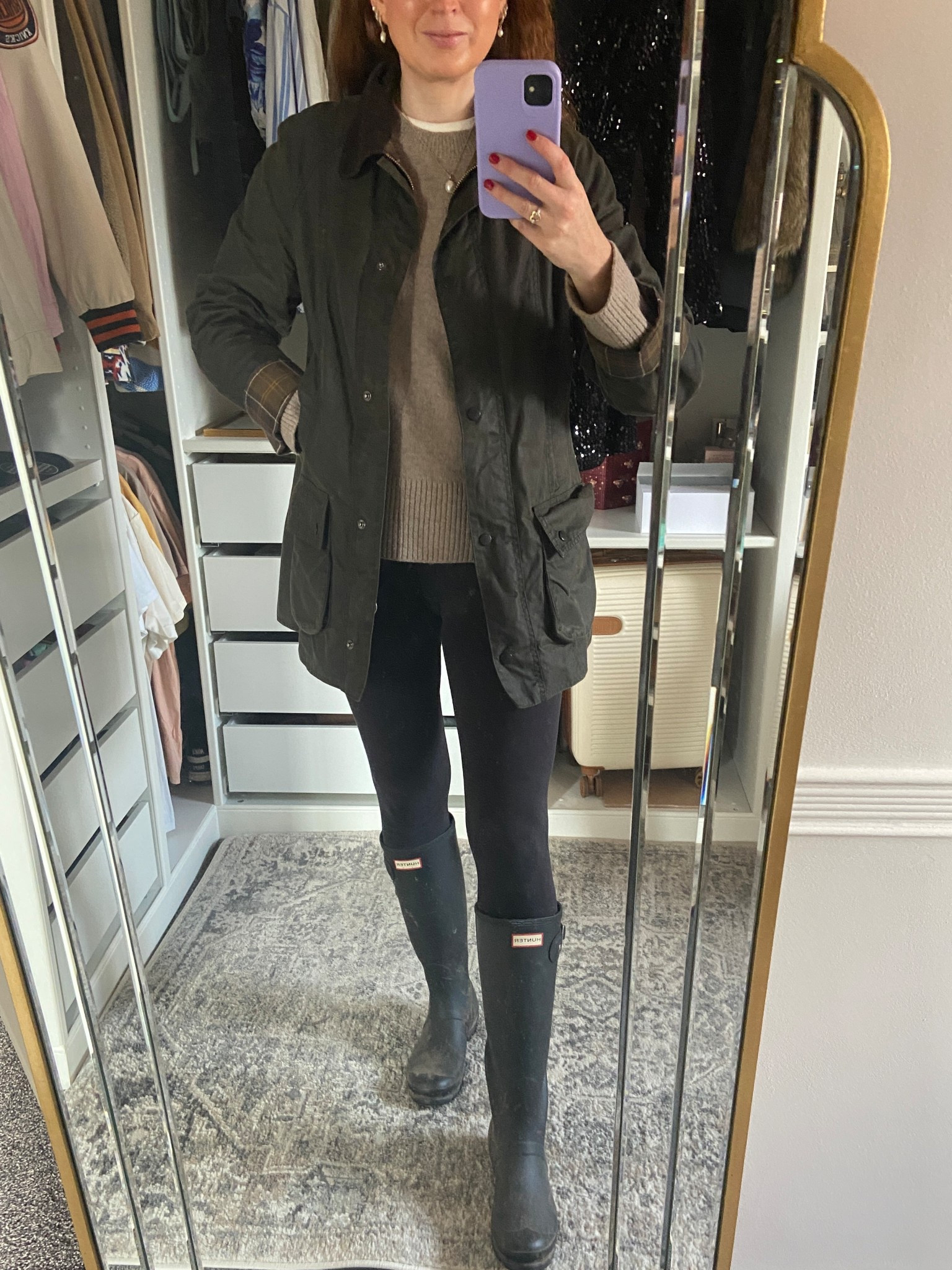 Cosy layers for crisp autumn walks 🤎🍂🐕‍🦺 My favourite Barbour jacket paired with classic Hunter wellies, can’t go wrong! I’ve layered a soft knit over my go-to Uniqlo white crew neck tee for that effortless, timeless look. Perfect for countryside strolls or coffee runs in the chill 🍂☕️ Barbour jacket, Barbour jacket outfit, Barbour wax jacket, hunter wellies, English countryside, Cotswolds 

#LTKSeasonal #LTKStyleTip #LTKOver40
