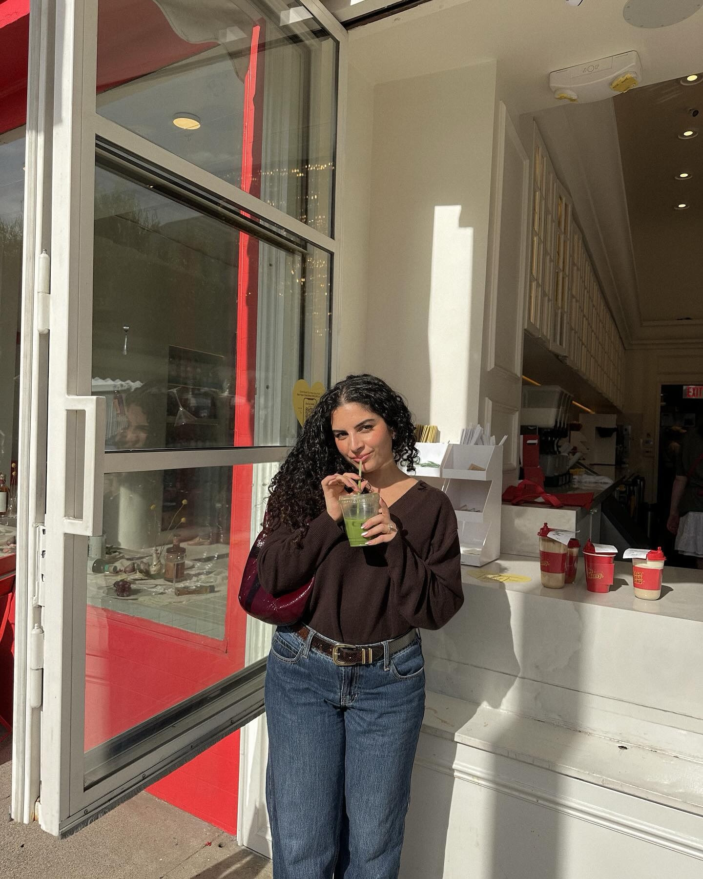 90s chic 🤎☕️🥐