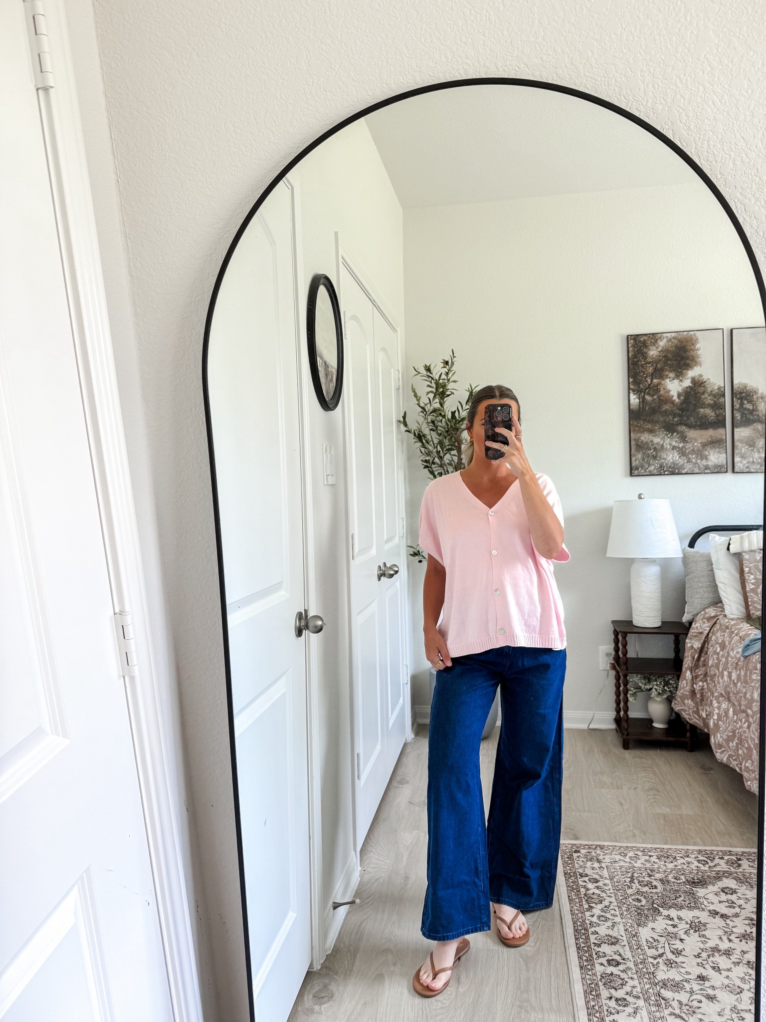 Oversized cardigans >> I’m wearing a size small & im 5’2 

#LTKootd #LTKSaleAlert