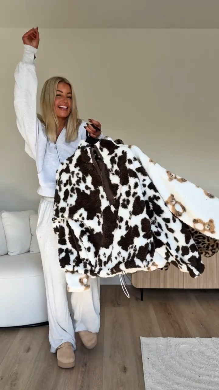 Casual cozy looks for fall 🍂 This $10 Walmart sherpa is going viral for a reason — it’s soft, lightweight, and comes in so many cute colors and patterns. Perfect for school drop-off, errands, or weekend sports days

Walmart sherpa, Walmart fall fashion, Walmart outfits, Walmart try on, Walmart haul, Walmart finds, Walmart jacket, $10 sherpa, affordable fall outfit, cozy fall outfit, casual fall style, fall fashion 2025, budget friendly fashion, Walmart fashion find, Walmart pullover, sherpa pullover, Walmart fleece, Walmart loungewear, affordable sherpa, Walmart viral item, Walmart mom outfit, Walmart casual outfit, Walmart fall looks, Walmart winter fashion, comfy Walmart outfit, Walmart style ideas, Walmart fall favorites



#LTKSeasonal #LTKStyleTip #LTKFindsUnder50