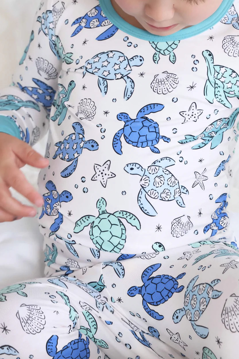 Sea Turtle Splash Two Piece Pajama Set | Caden Lane