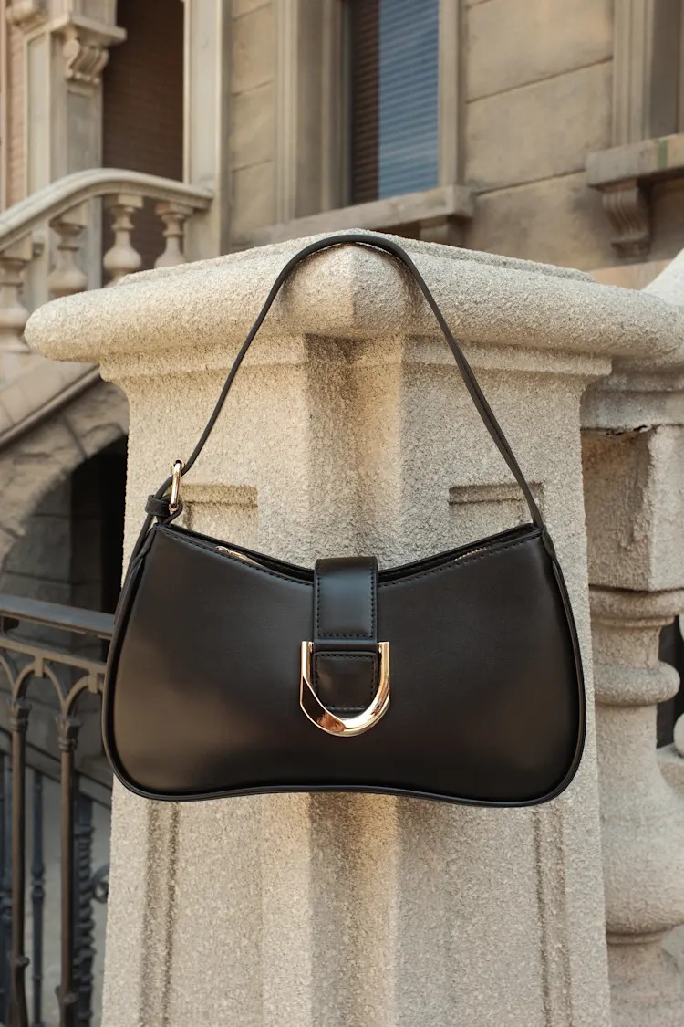 Oh-So Chic Black Buckle Shoulder Bag | Lulus