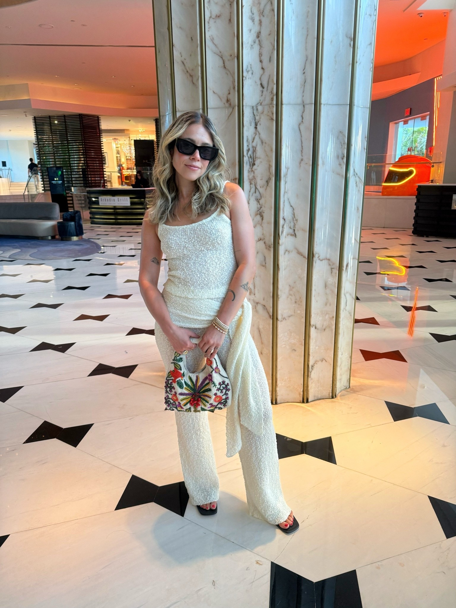 Dinner + a ‘Fit: Motek in Miami Beach🌴

Set: Meshki
Shoes: Coach
Bag: Zara
Sunglasses: Banbé

#LTKootd #LTKPetite #LTKTravel