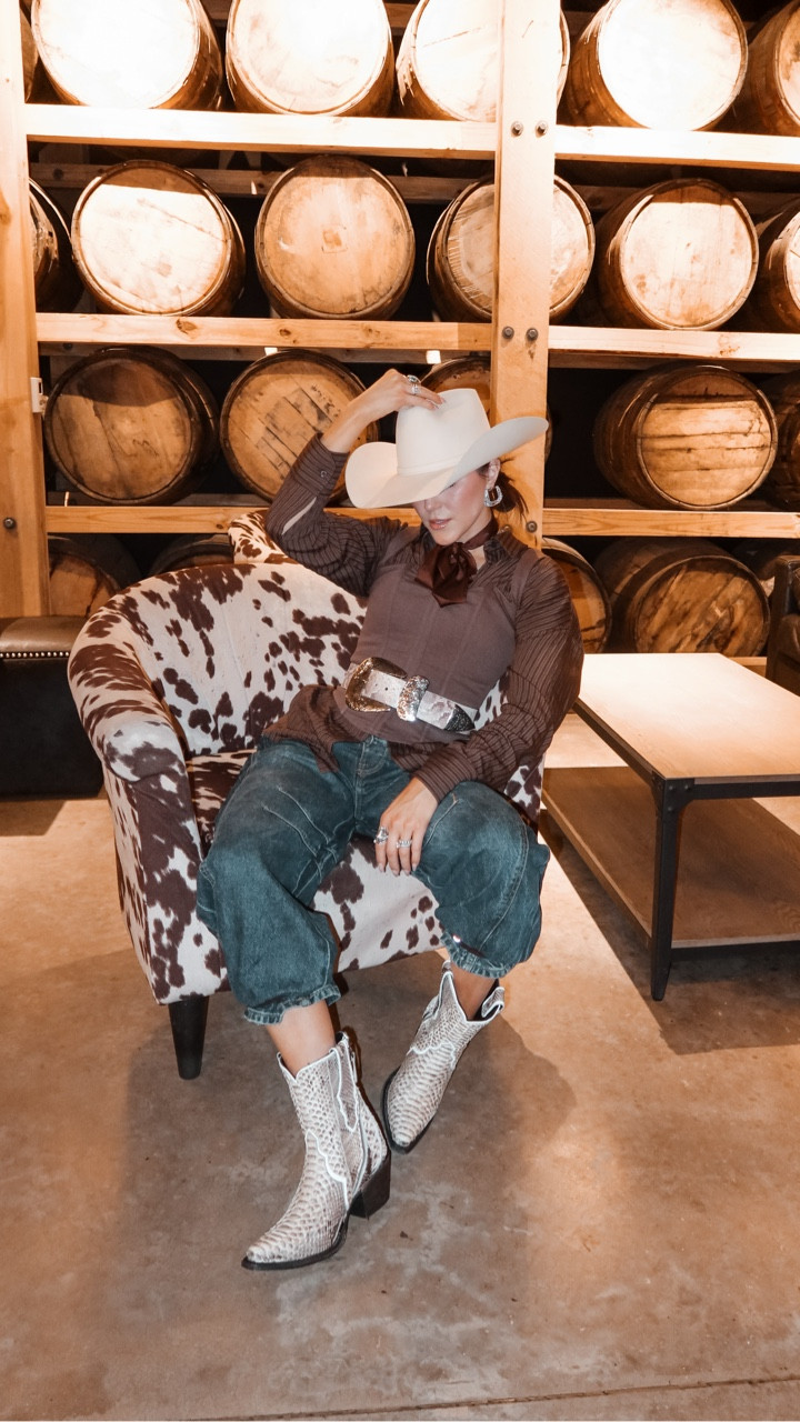 Pro tip: hair ties to crop your jeans 💀
@lane.official (code: “TXCARA”)

Type ⬇️ “OUTFIT DETAILS” and I’ll send you info on everything! 

#nfr #nfrfashion #westernfashion #westernstyle #cowgirlstyle #cowgirlchic #rodeofashion #westernoutfits #cowgirlfashion #cowgirlboots #nfrstyle #nfr2025 #nfrinspo #westerninspo

#LTKgrwm #LTKootd #LTKStyleTip