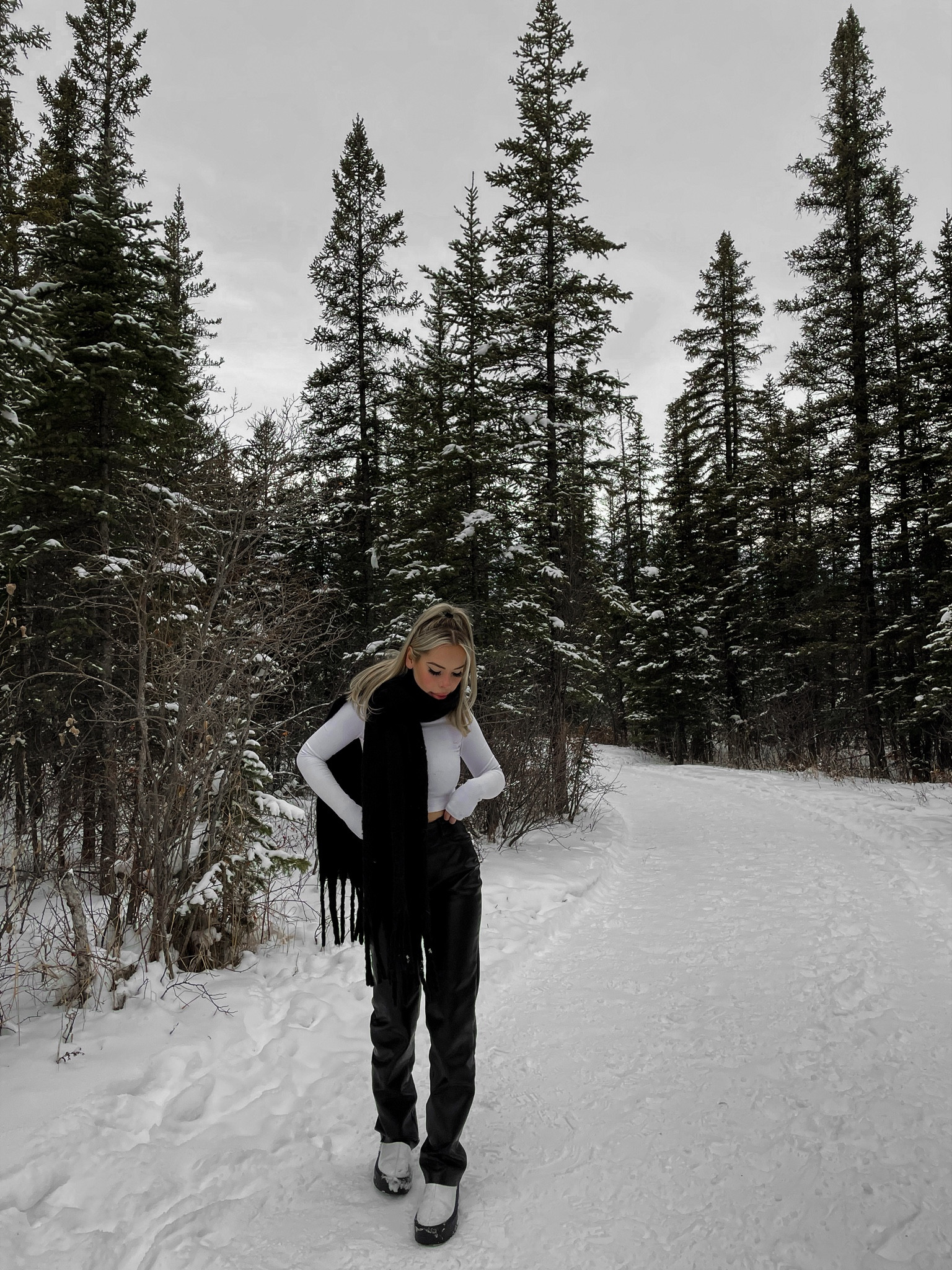 Scarf season is back🖤🖤

Scarf are an excellent way to elevate basics into a cutie look for winter! The look I’m wearing here would be kind of boring without the scarf - it changes everything! This is also perfect for all the warm weather girlies who can’t wear a big coat but still want to give cozy Christmas🤍🤍

#LTKSeasonal #LTKHoliday #LTKstyletip