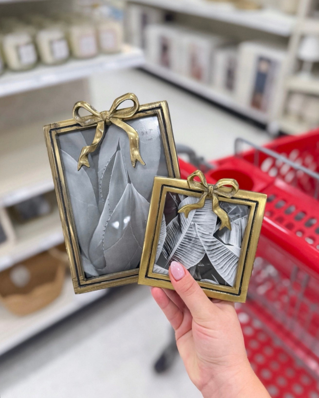 Buy 1 get 1 50% off select frames right now! These gold bow frames are too good to pass up. 

#Target #TargetHome #TargetFinds #Sale #TargetDeals

#LTKHome #LTKSaleAlert