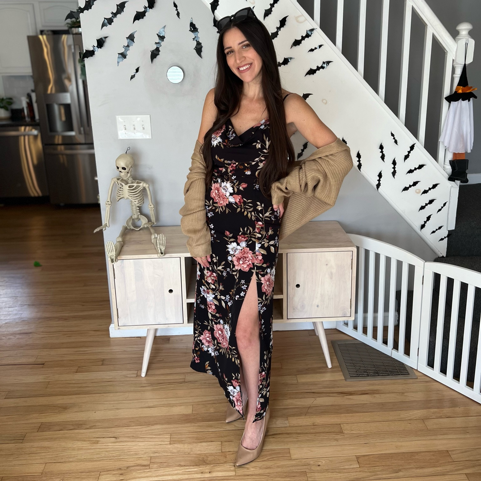 Cutest floral dress & oversized sweater 🖤

#LTKFindsUnder50 #LTKWedding #LTKStyleTip