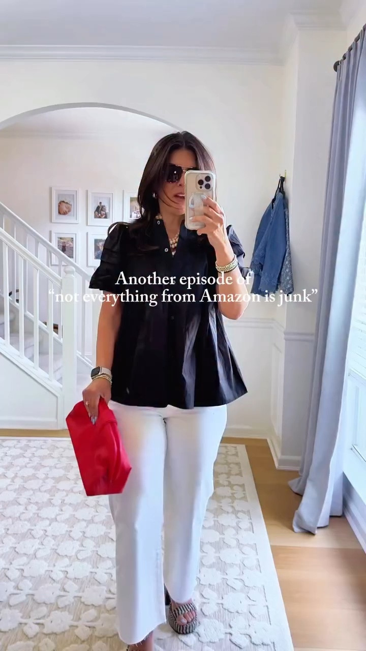 The $19 top of my dreams! Mention DEAL for a details including a list of over 25+ affordable and pretty stinkin cute tops all perfect for spring! #cuteclothes #momscanbecute