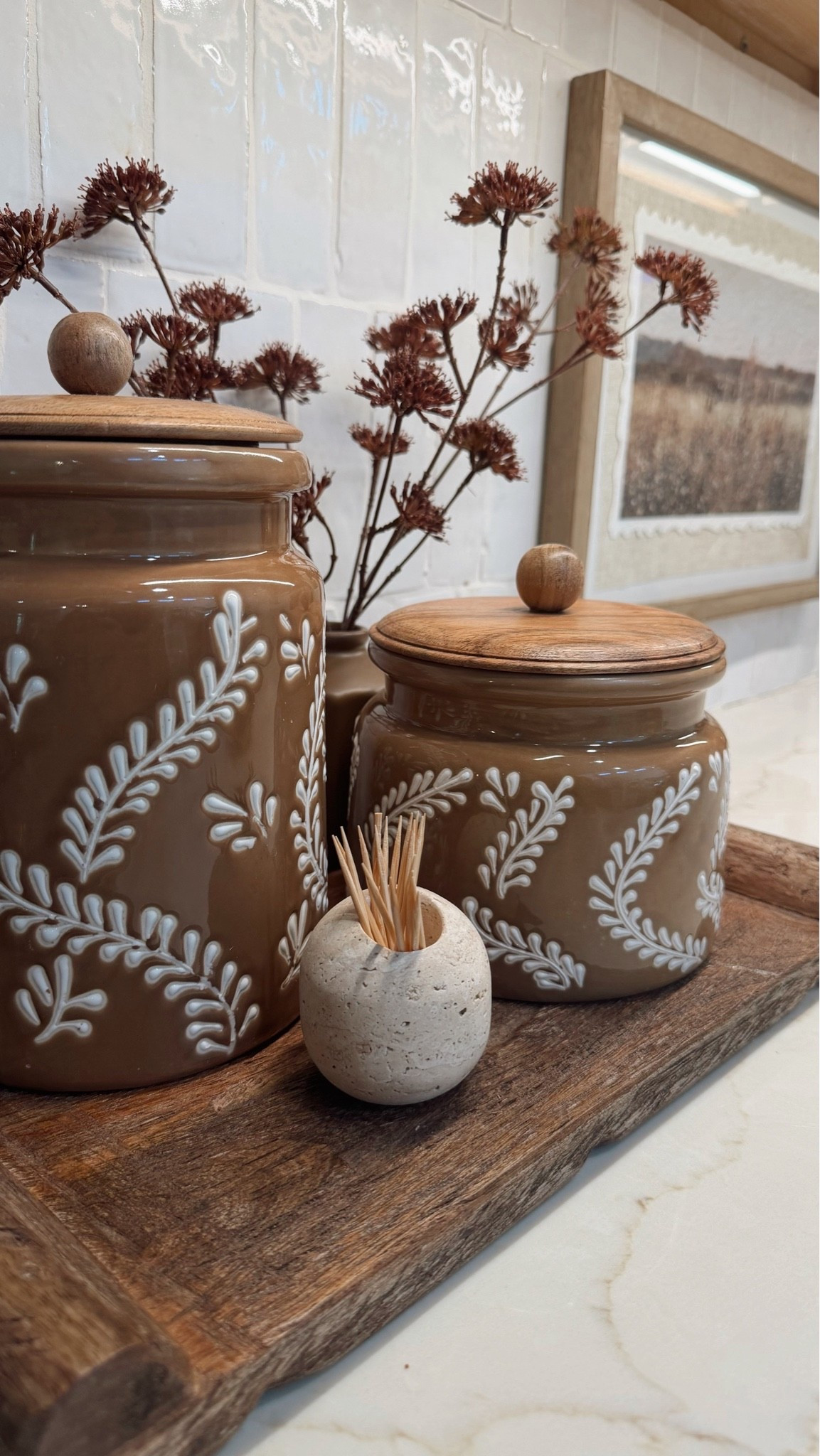 Cutie kitchen corner 🤎 linked the couple pieces I could! Hopefully it gives ya some inspo 😌 linked similar as well!

Canisters are a @tjmaxx find! Floral is last year from @Target 🍂 

Fall home / kitchen / decor / Holley Gabrielle

#LTKHome #LTKSeasonal