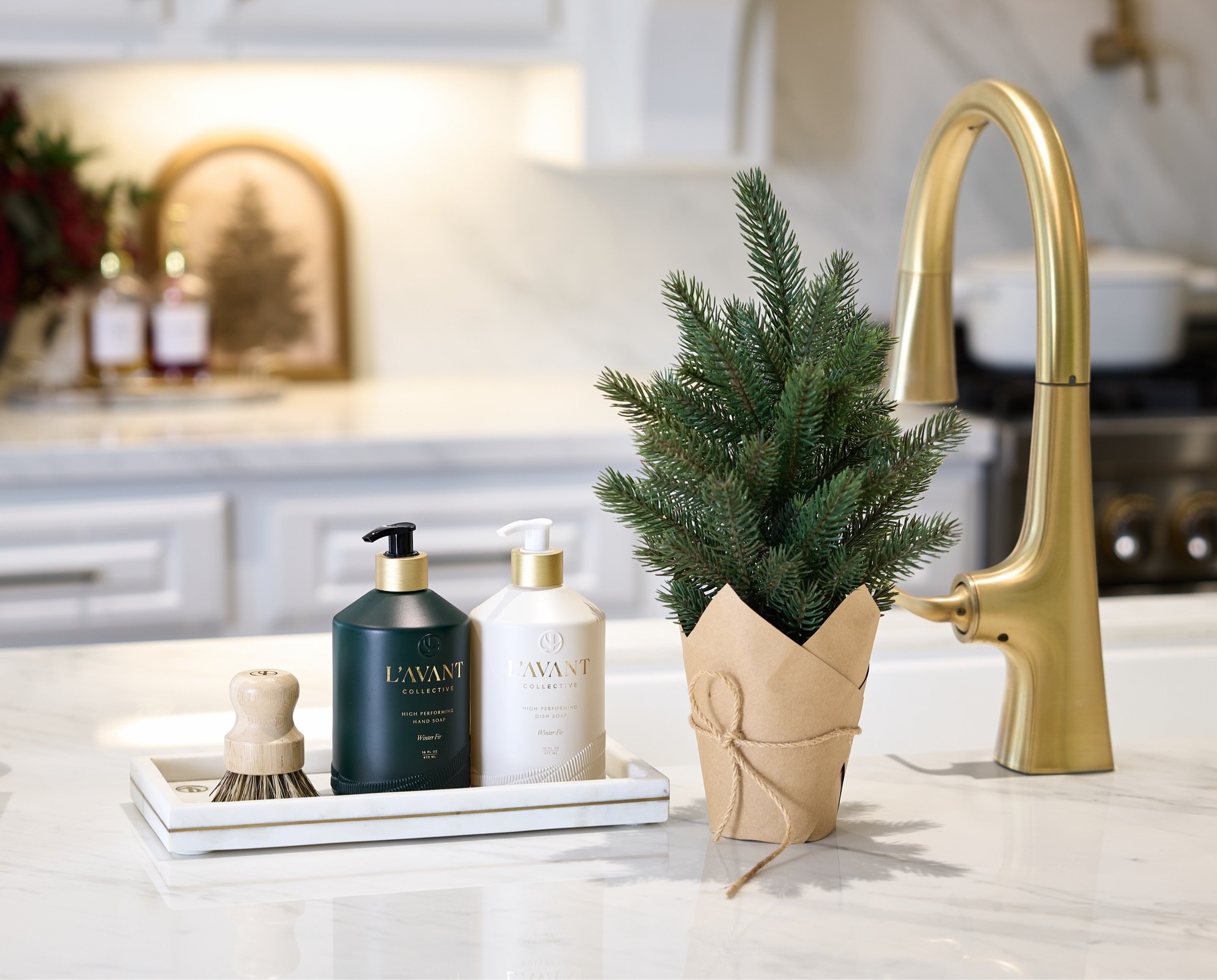 Trust me, you will want to have this scent for the holidays!!🌲

@lavantcollective 


Hand soap
Kitchen soap
Candles
Holiday soap

#LTKSeasonal #LTKHome