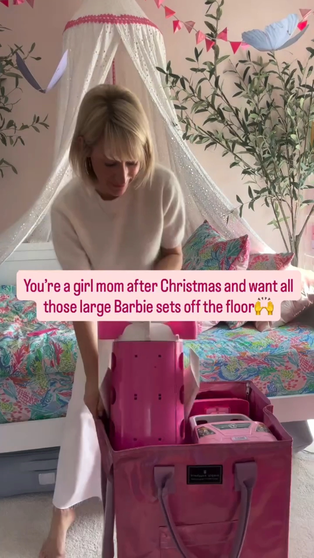 Rollling totes for the win🙌

This simply southern tote  is sold out but I linked so many great options… and yes I’ve linked non hulken options that are super affordable 💞

✨Comment shop✨