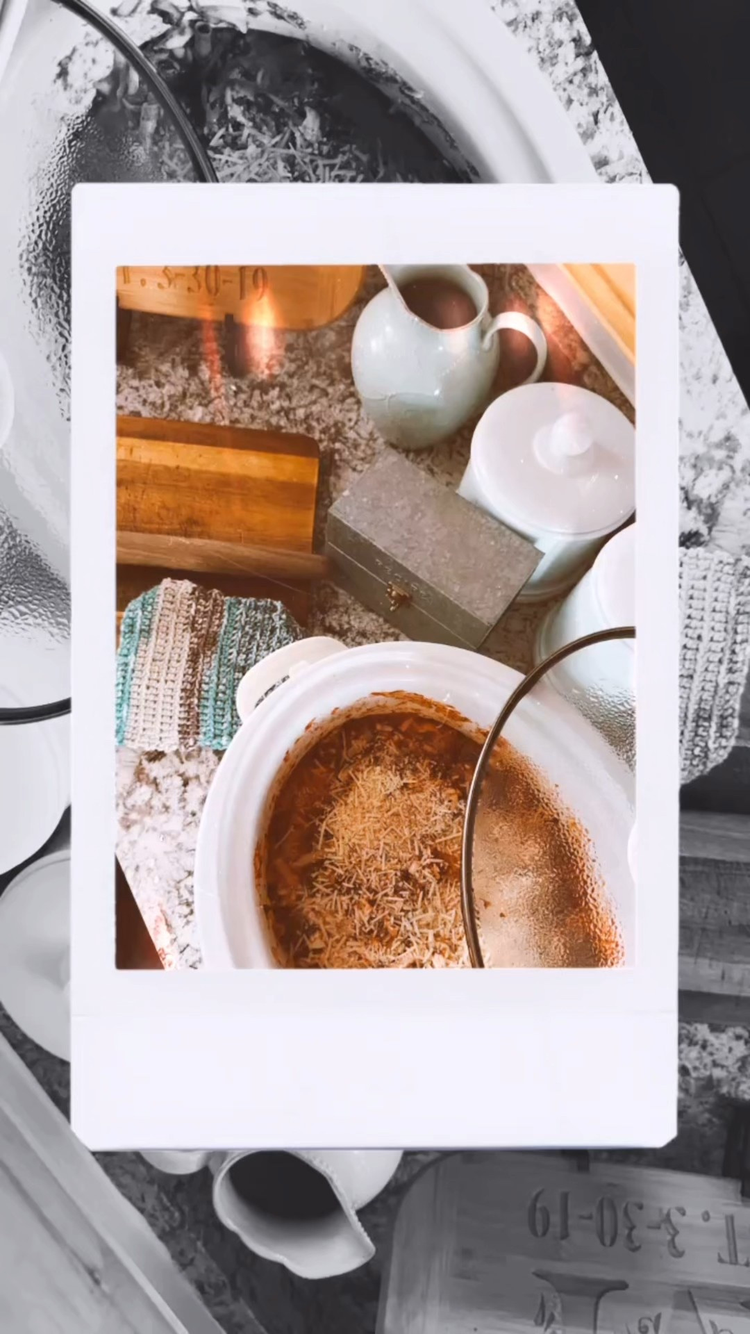 Church 💒 and baked ziti 🍝 in the crockpot 🥣 for some friends coming over after service for lunch!! 🍽️ Happy Sunday, y’all!! ✨